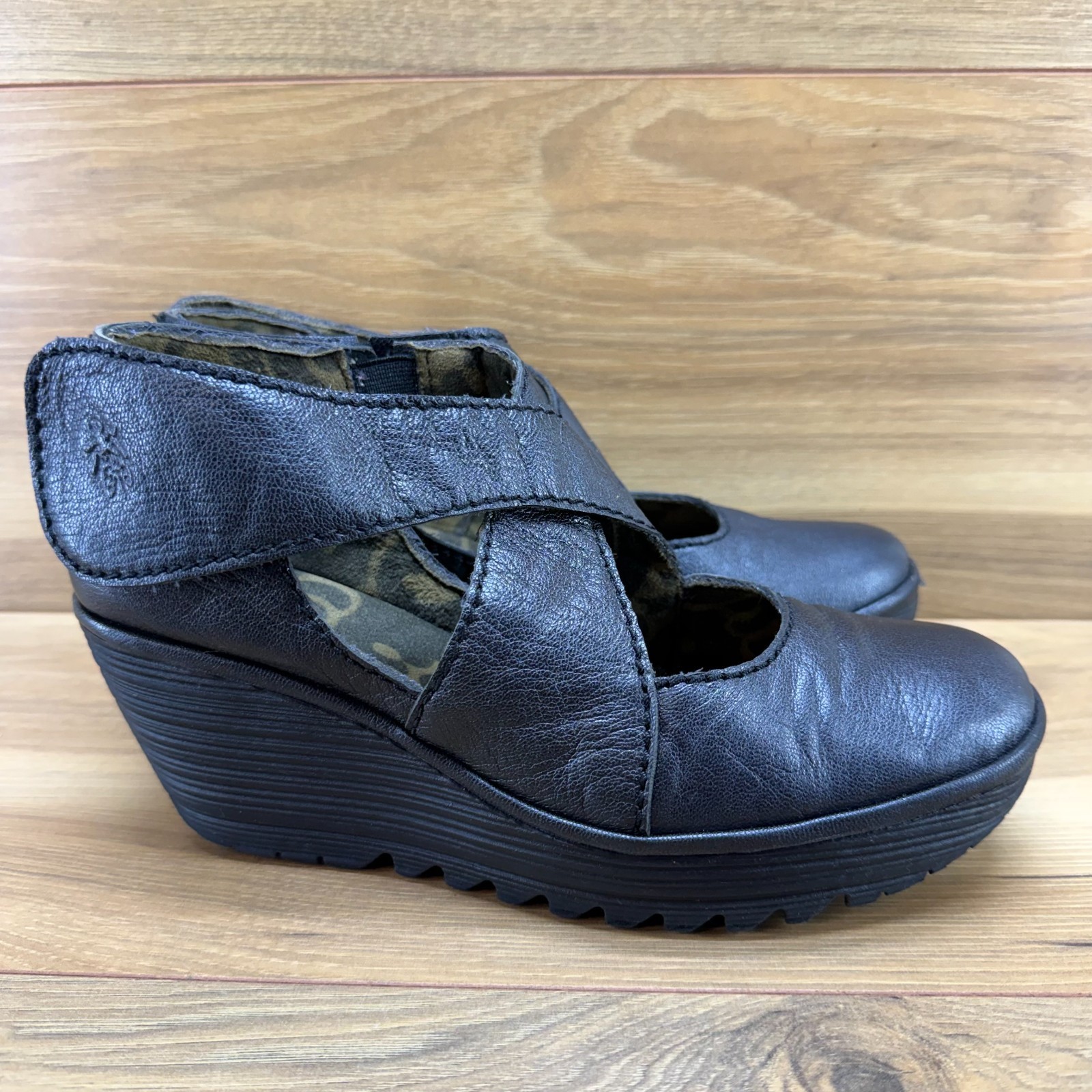 FLY LONDON Yogo Crossover Wedge Pumps 9 EU 39 Dark Pewter Walking Comfort