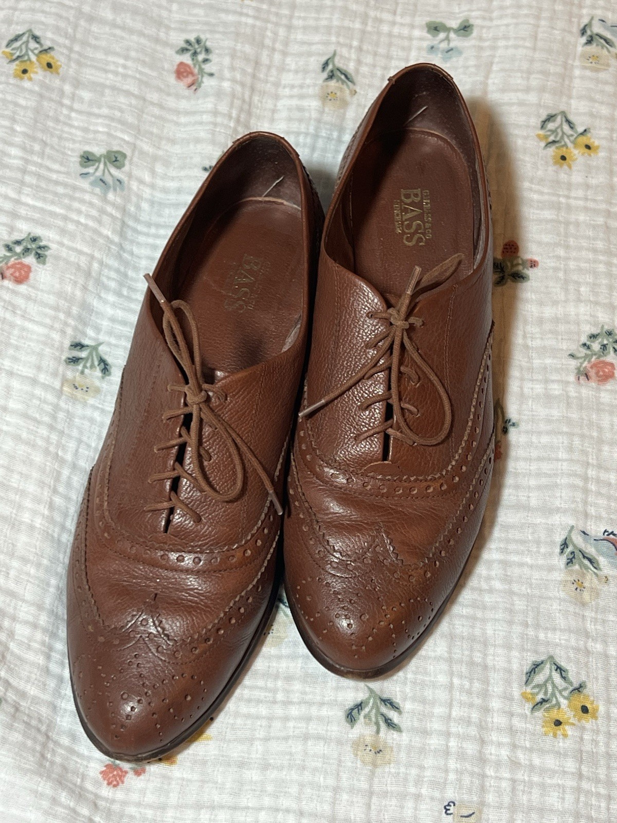 Bass Women’s Brown Leather Oxford lace up Aria II Size 10 N Used Condition