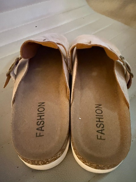 Project Cloud Benton Chunky Suede Platform Clogs Women Size 6 Leather Mules