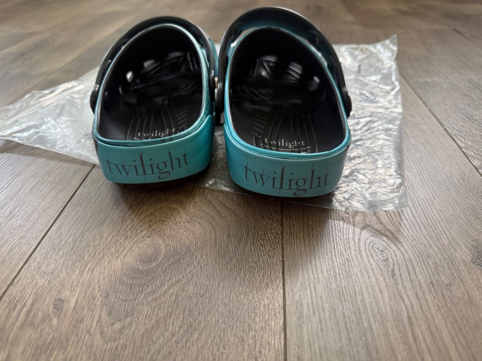 NWT Crocs Twilight Saga Classic Clog Womens Size 8 Blue Black Team Edward Jacob