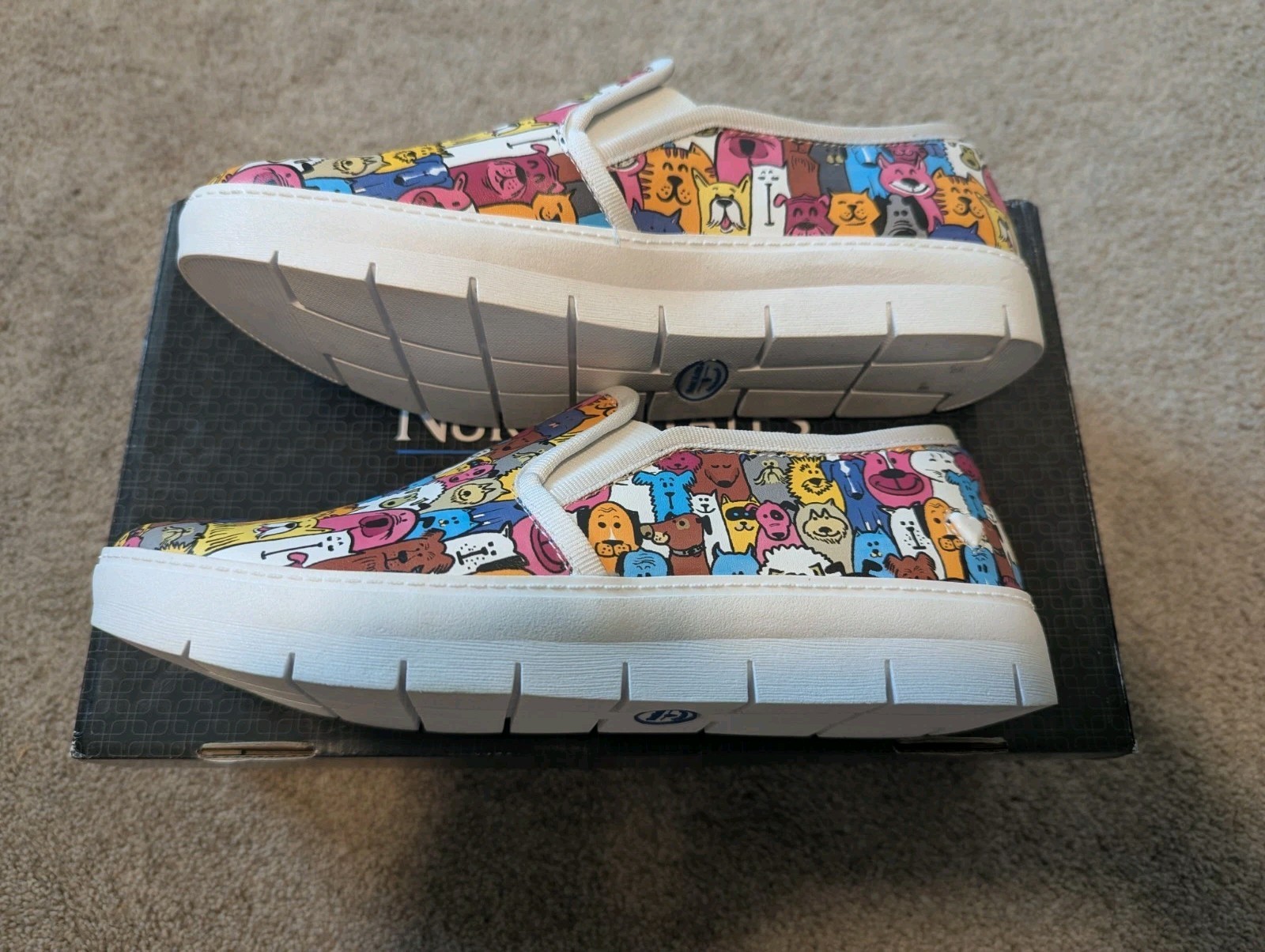 Nurse Mates Adela Multi Color Animals Slip On Slip Resistant Size 6.5 NIB