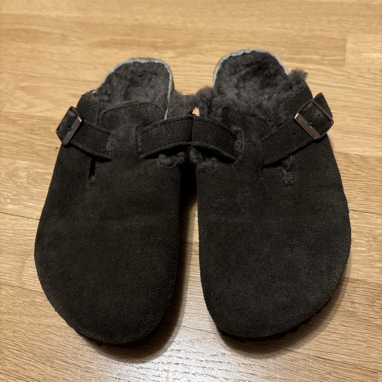 Birkenstock Boston Shearling | 39 Narrow Width | Women’s US 8 Brown Slides