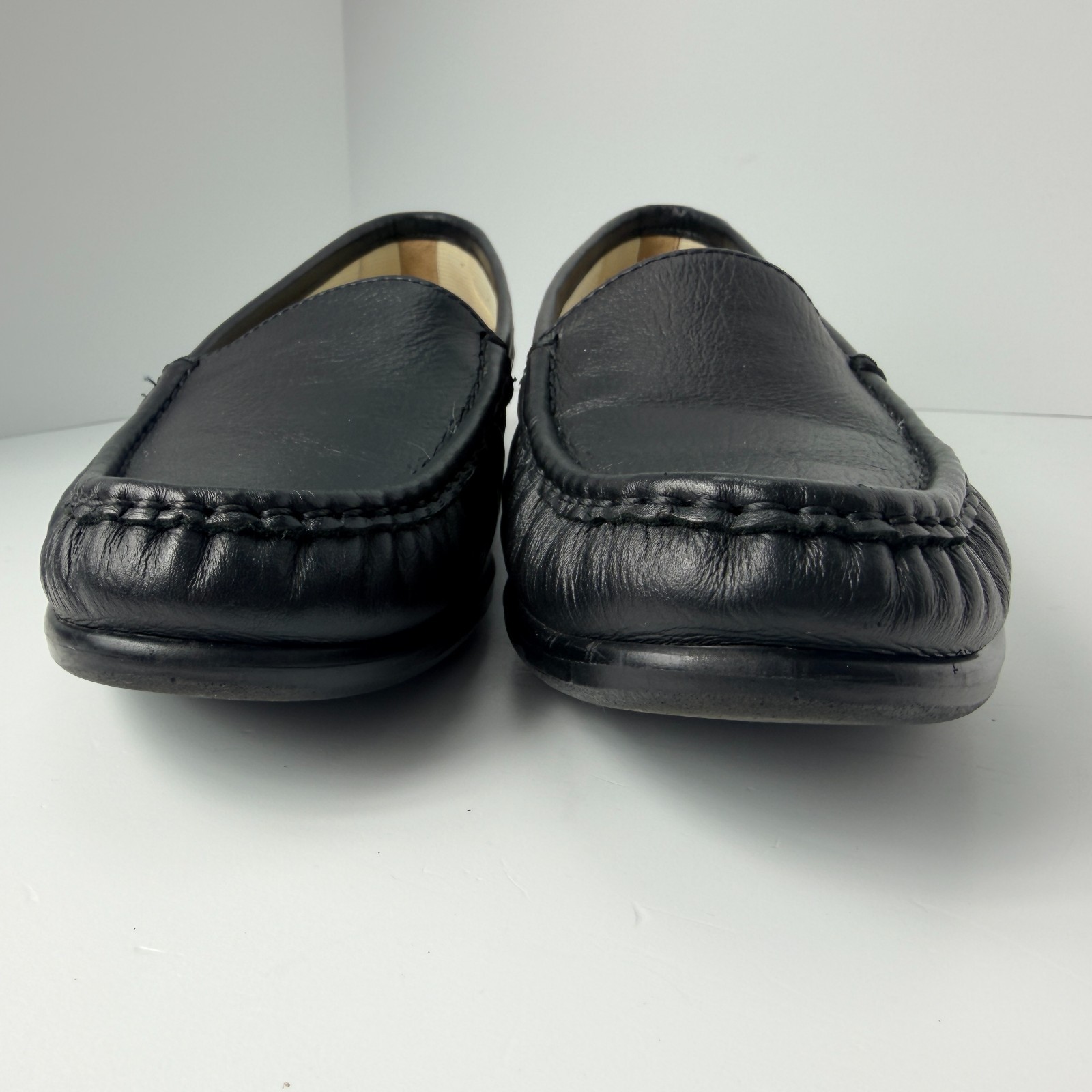 Womens Black Leather Comfort Loafer Slip On Low Heel Size 10 N Classic Work Shoe