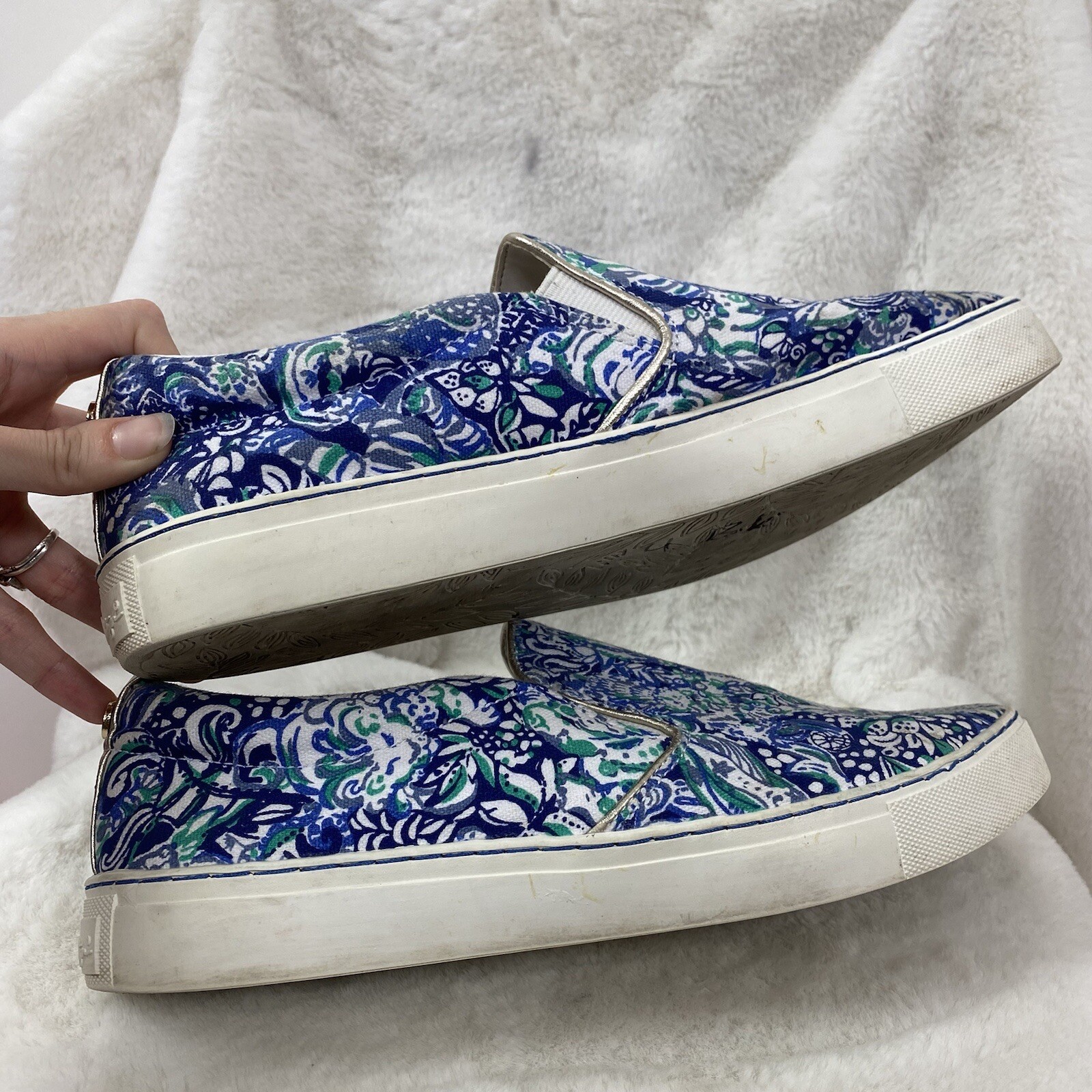 Lilly Pulitzer Julie sneaker Royal Purple 60 animals blue white slip ons size 10
