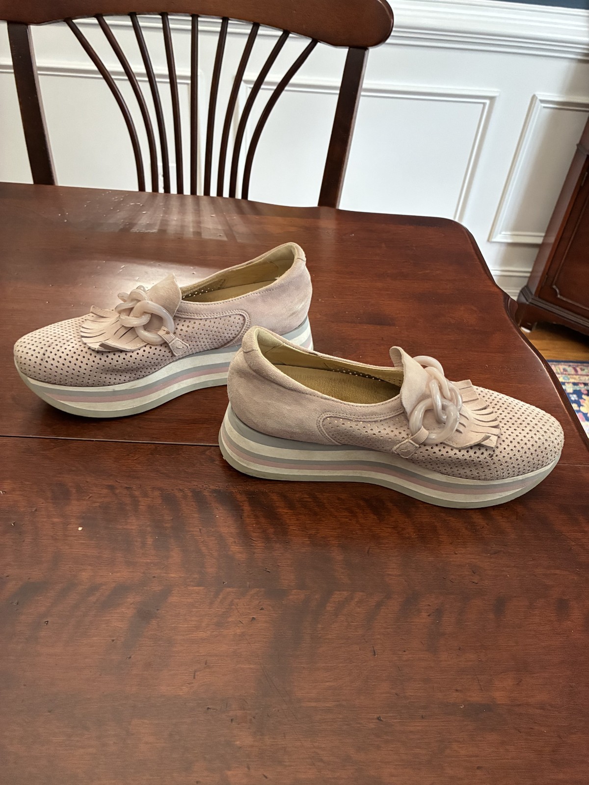 Women’s Softwaves Caddie 38.5 US 8 Beige Suede Arch Support Platform Sneakers
