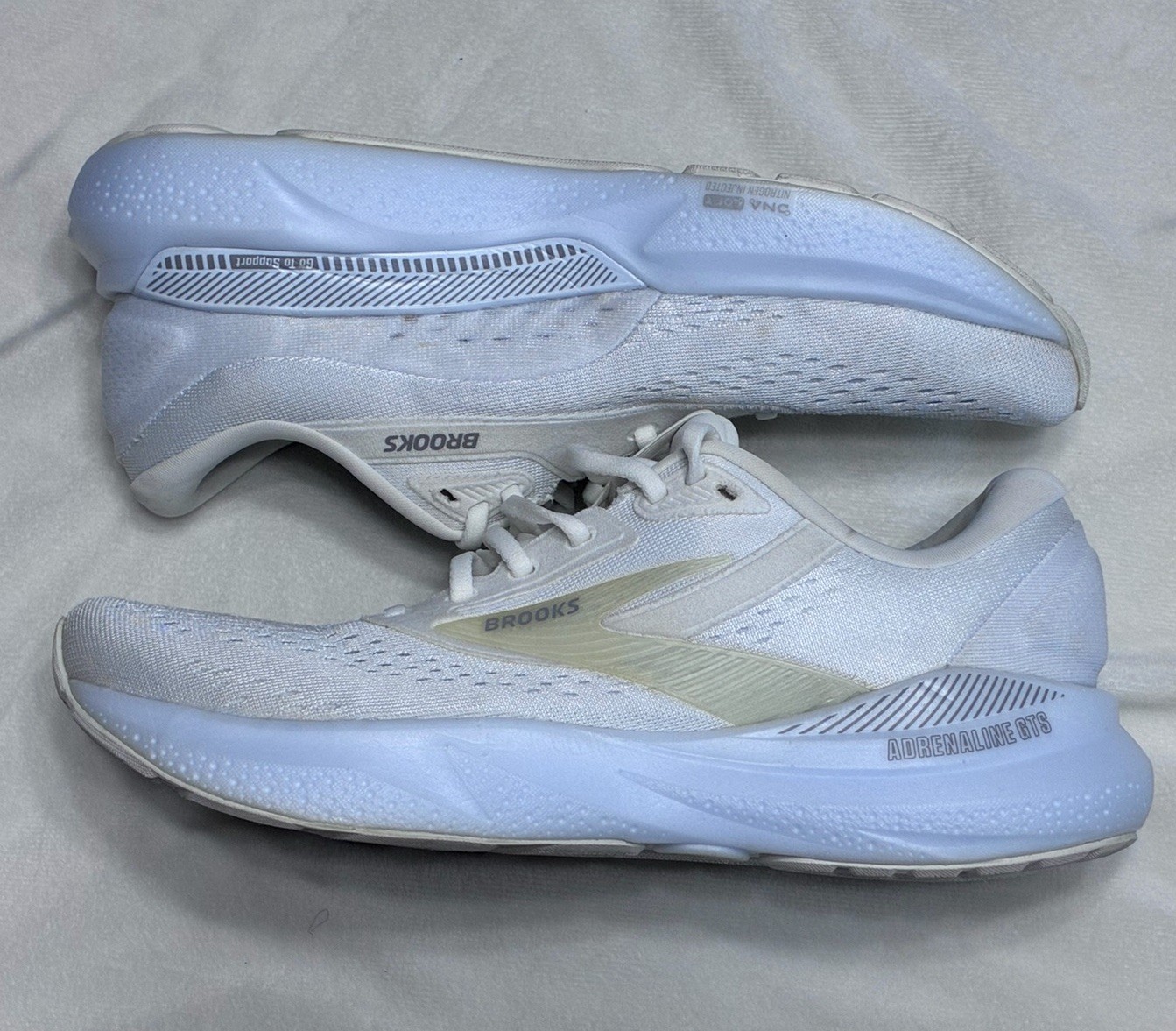 Brooks Adrenaline GTS 24 Women 9.5 White Mesh Running Athletic Sneakers