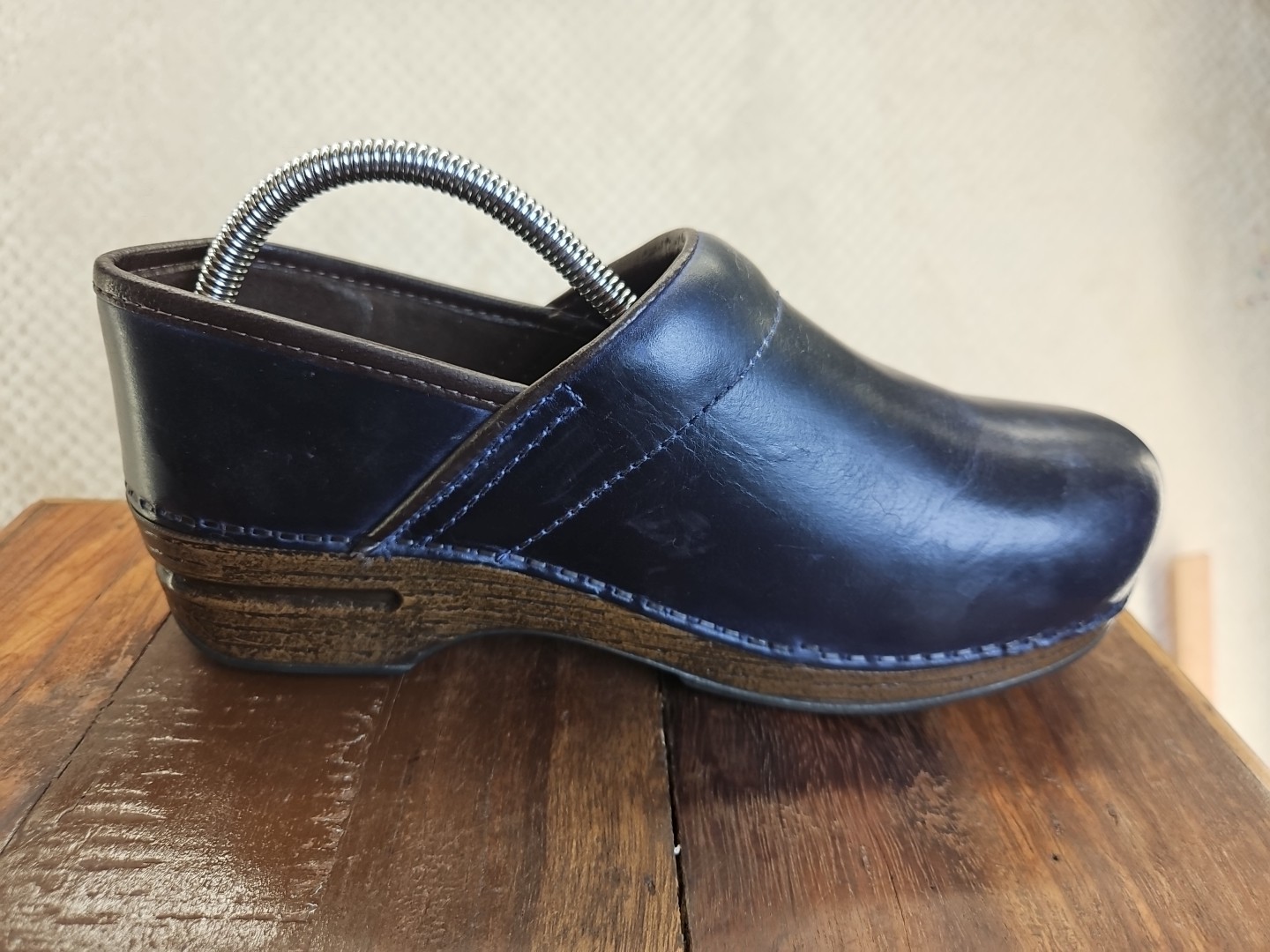 DANSKO Deep Purple Slip Clogs Nurse Shoes Clogs Sz 6.5 (37) Looks Unworn