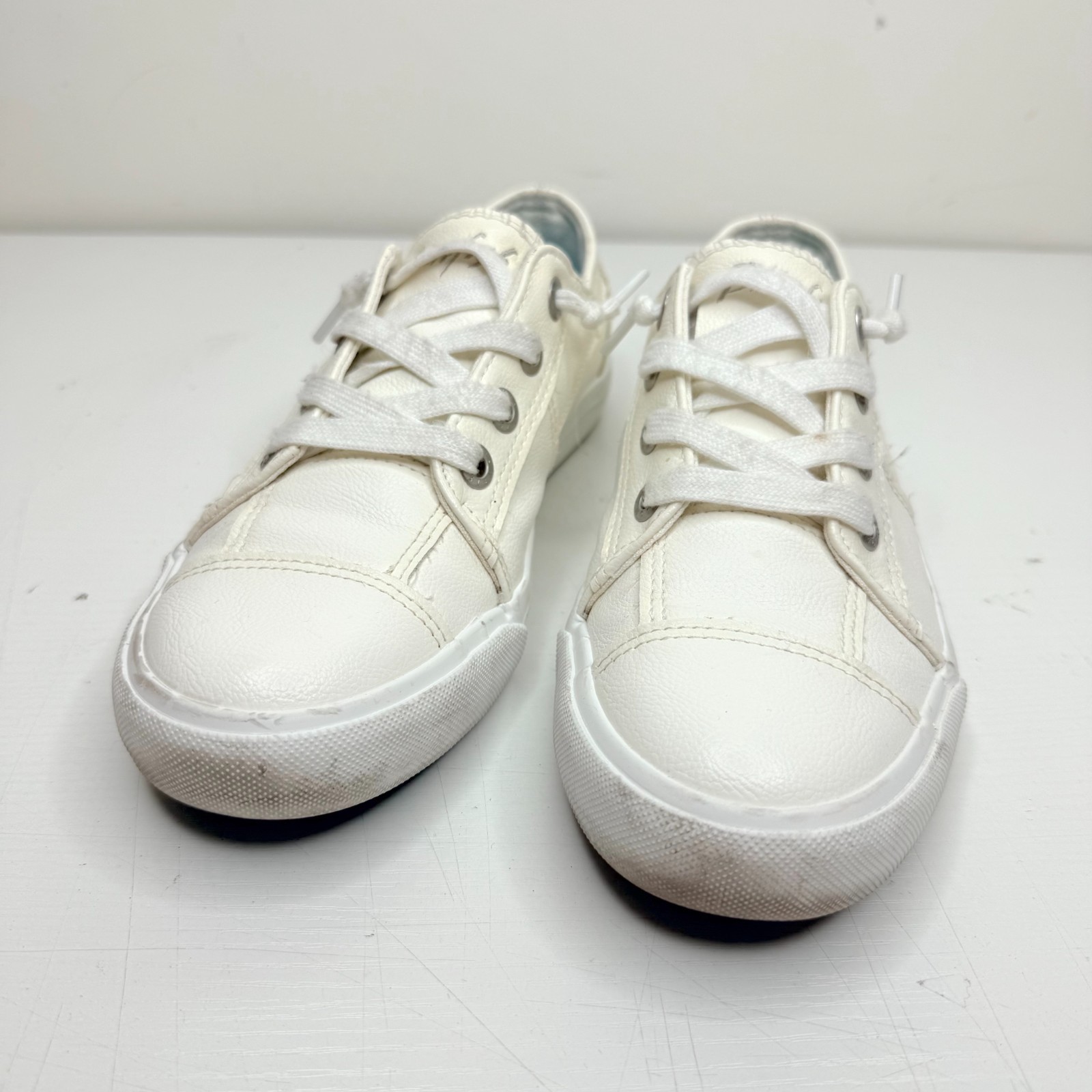 BLOWFISH Malibu Maxine Lace Up Slip On Comfort Faux Leather Sneakers Womens 7.5