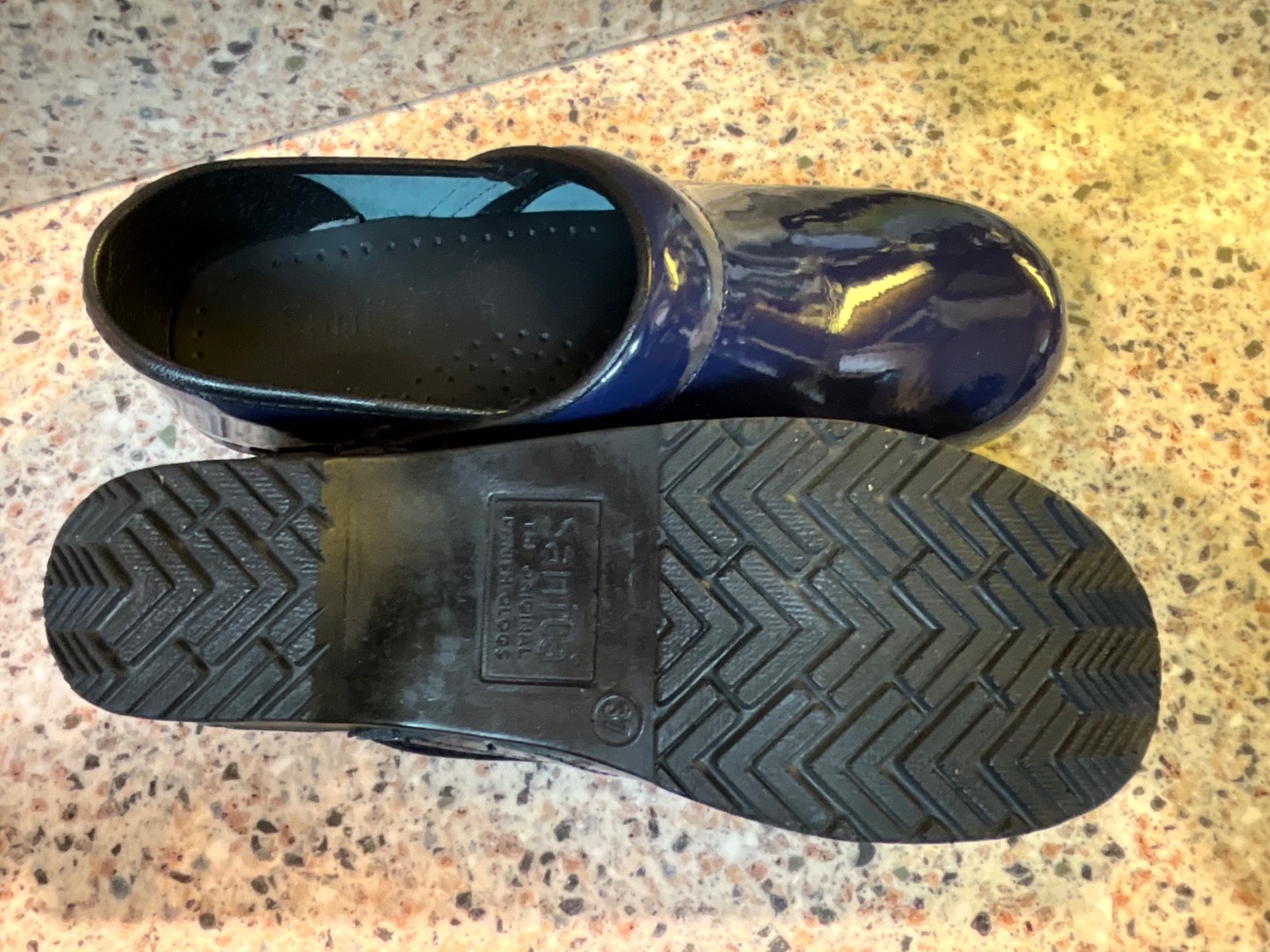 SANITA THE ORIGINAL DANISH CLOG SIZE 37/6-6.5 NAVY BLUE PATENT LEATHER NEW