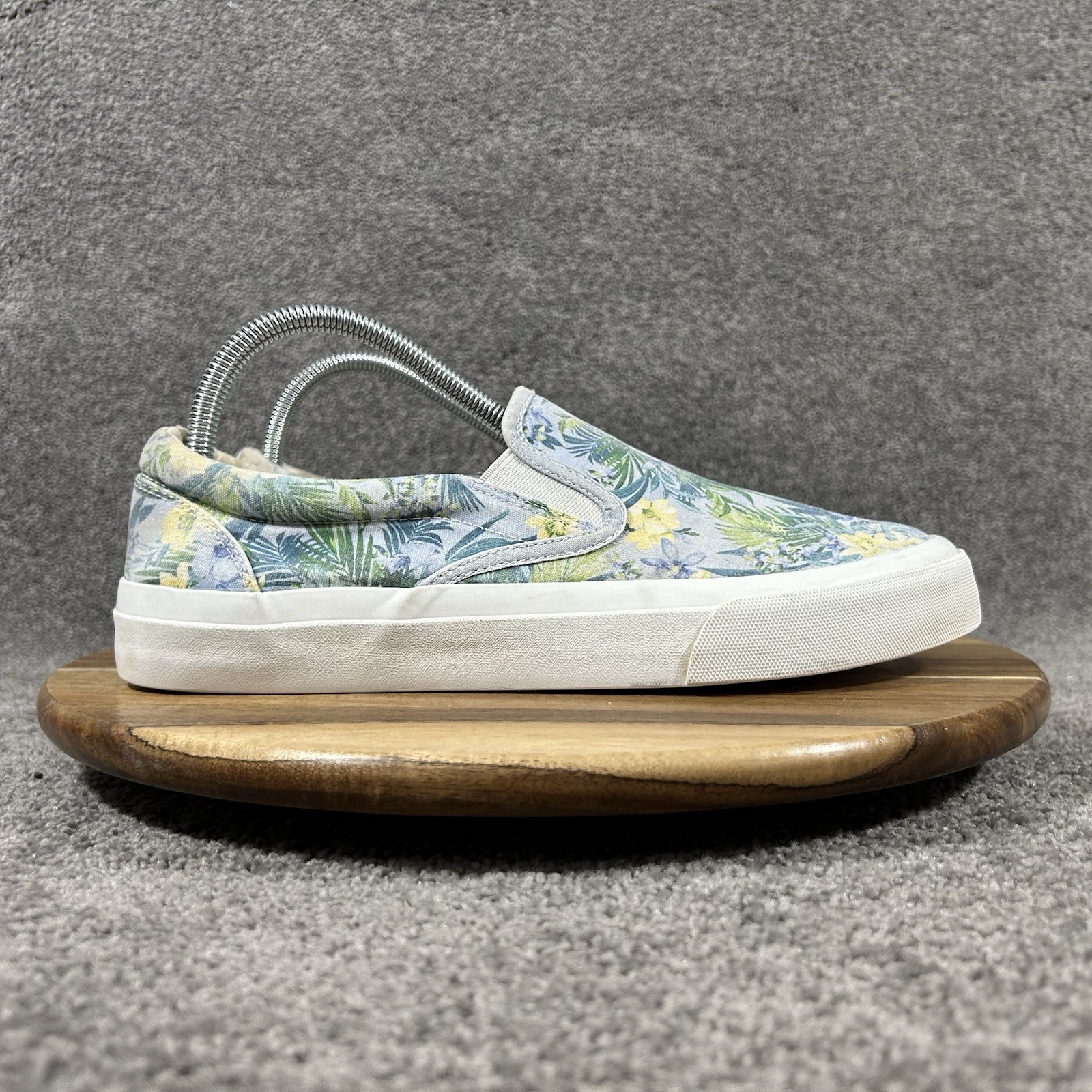 Tommy Bahama Ferris Women’s Sz 9.5 Light Blue Floral Tropical Slip On Shoes Used