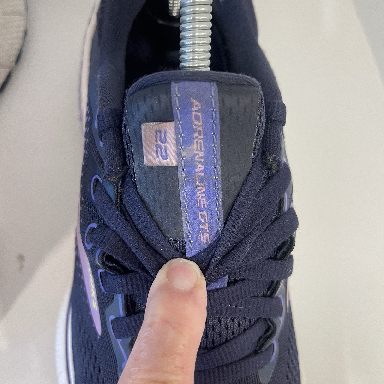 Brooks Adrenaline GTS 22 Shoes Womens 8 B Peacoat Blue Iris Rhapsody Sneakers