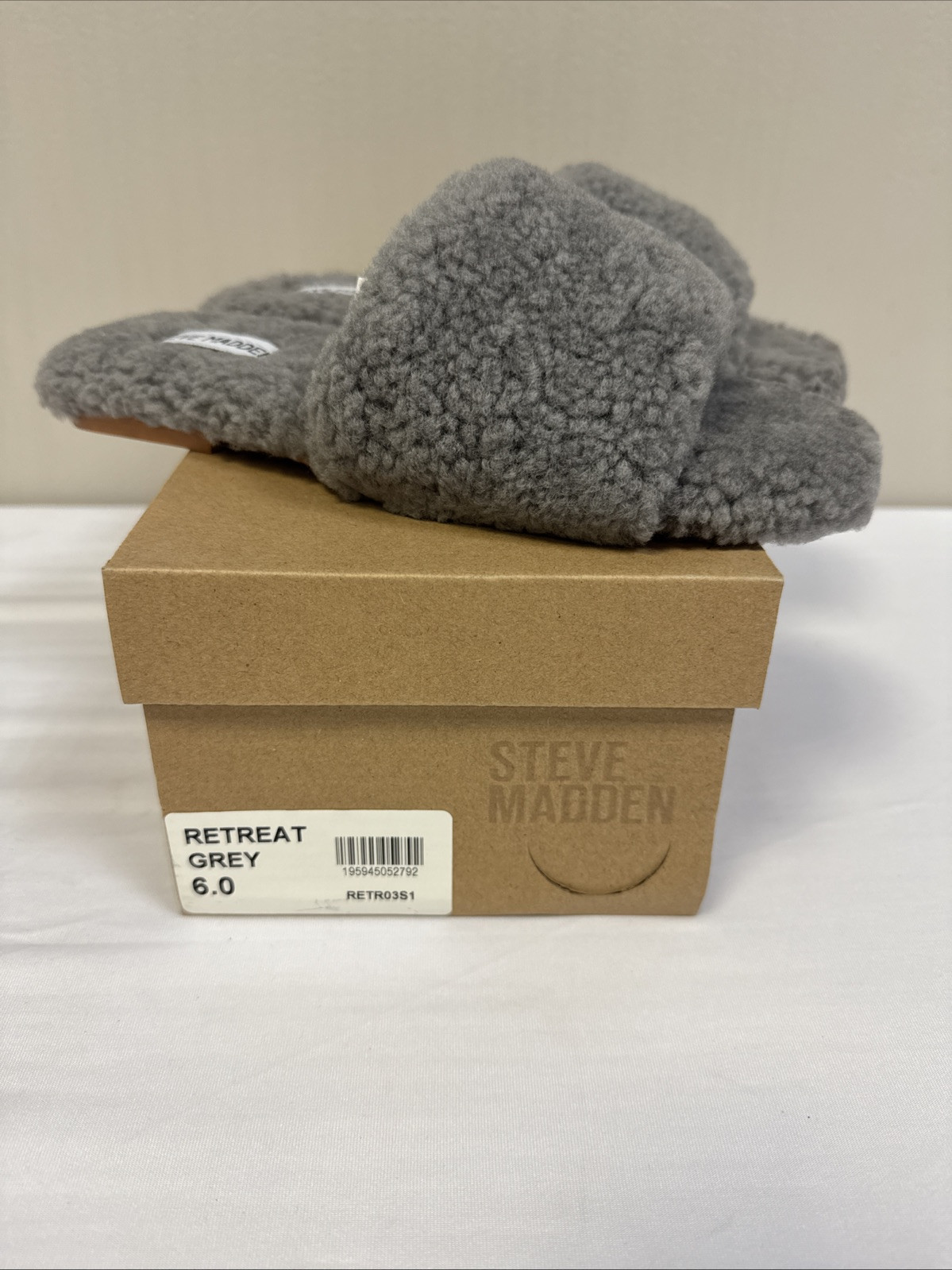 Steve Madden Women’s Slipper Grey Size 6 Retreat Sandals Shearling Slip On Slide