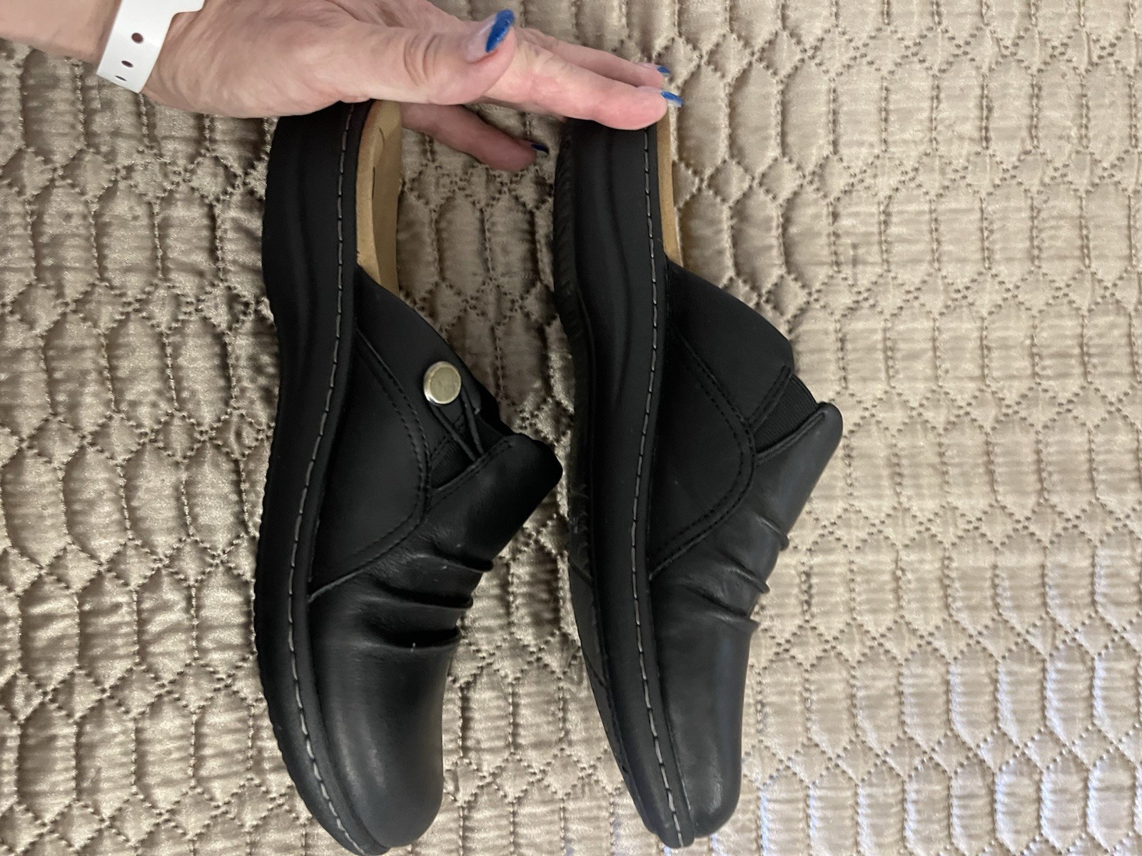 Clark’s collection black leather clogs. women’s 9.5. ex cond