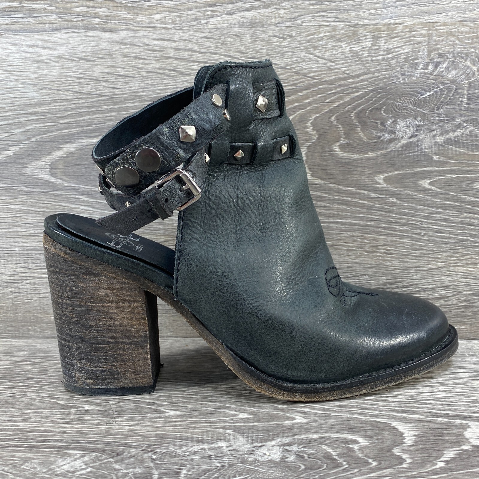 Circle G Fashion Black Leather Studded Strap Open Heel Bootie Womens 9M Shoes