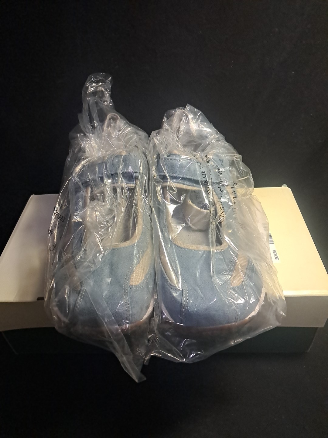 New Eastland Venus Sky Blue Suede Blue And White Women’s Shoes 9.5 wide