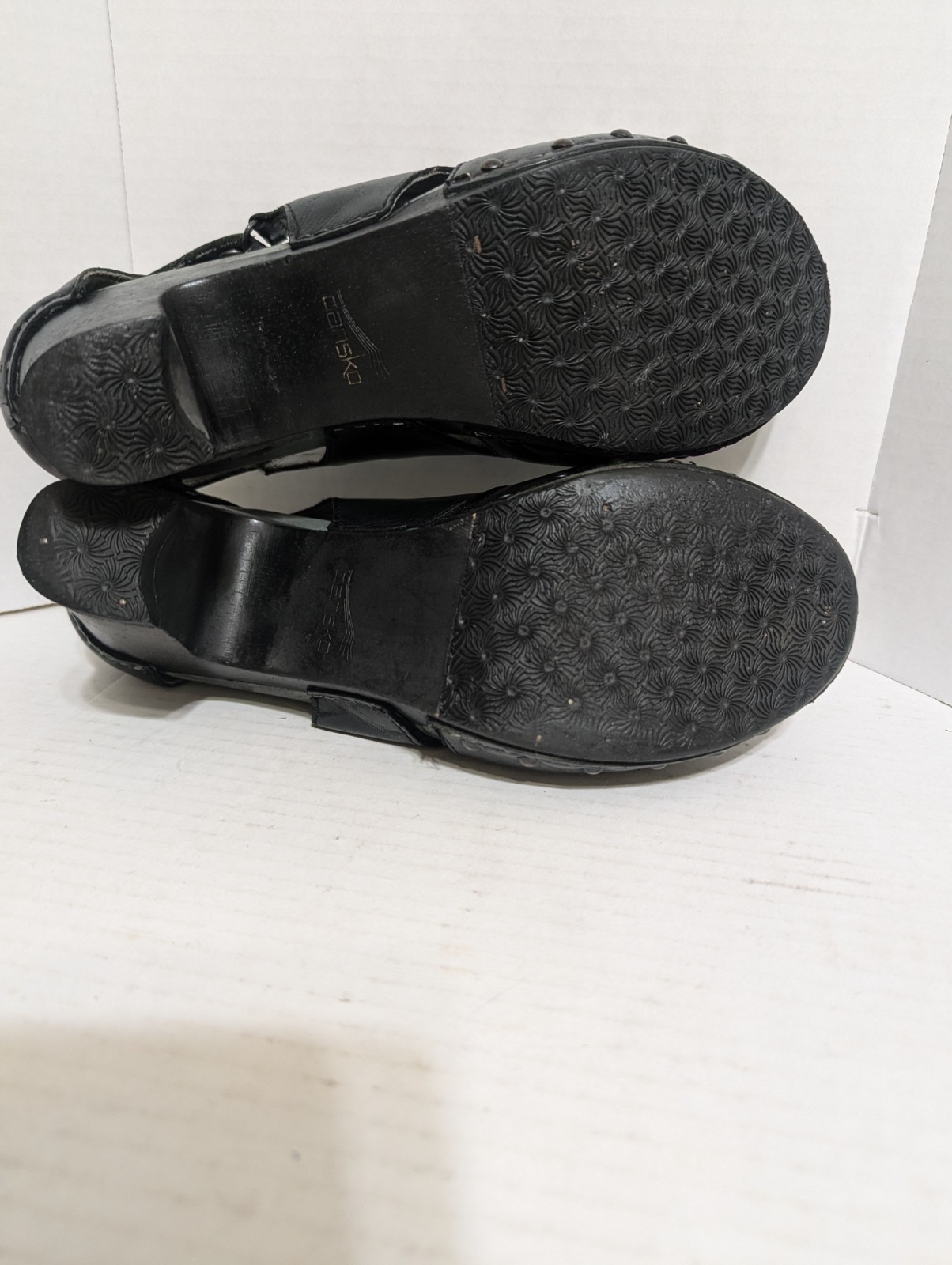 Dansko Women’s Size EU 38 (US 7.5 – 8) Studded Heel Button Black Clogs