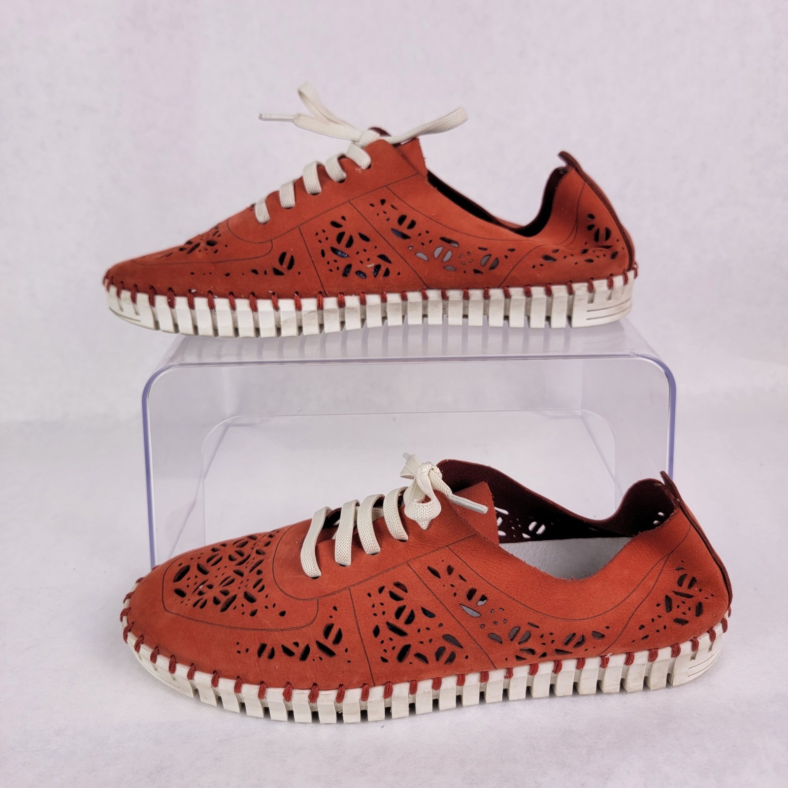 Eric Michael Laser Cut Suede Lace Up Nubuck Sneakers Womens 6.5-7 Casual Preppy