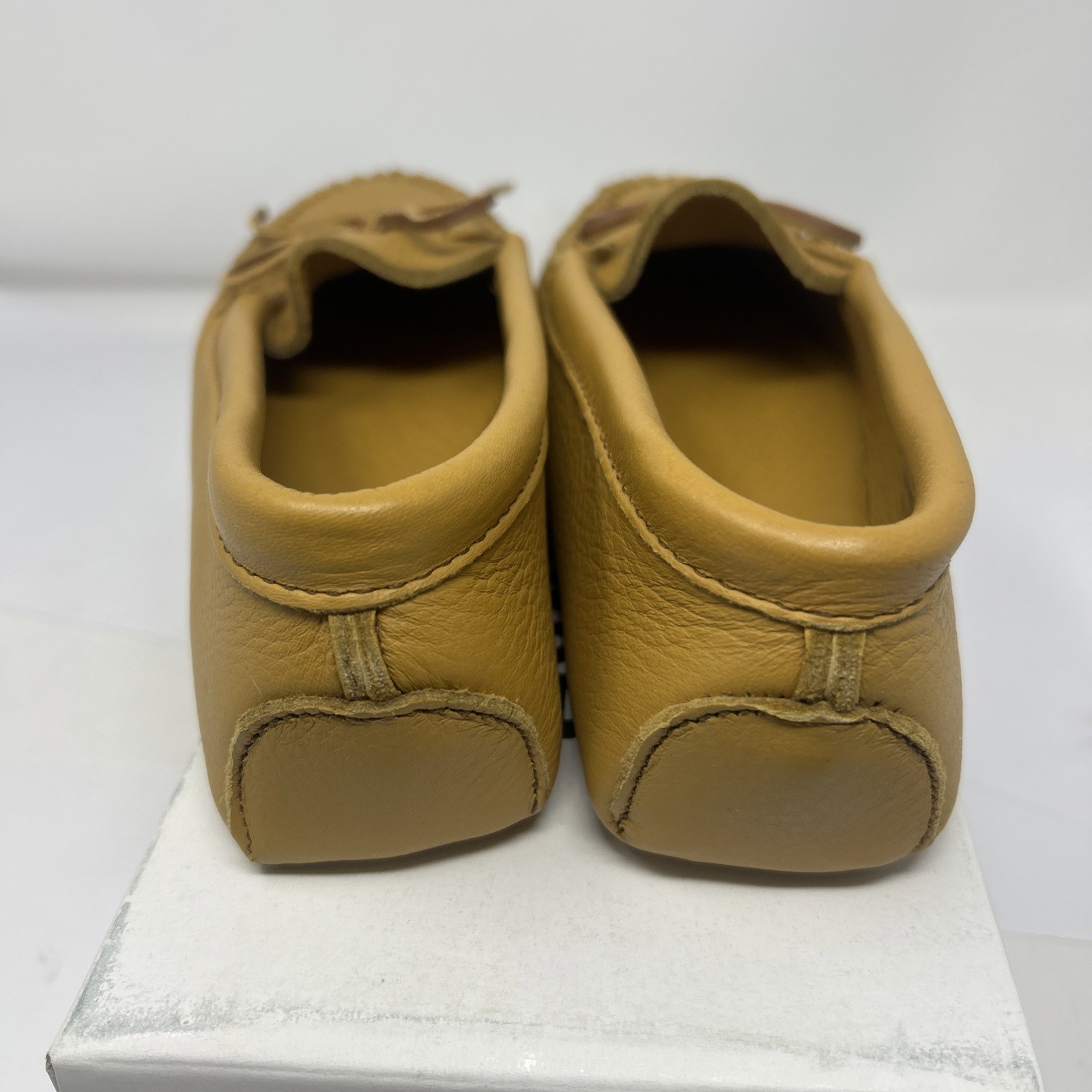 New Minnetonka Moccasin Natural Leather Double Deerskin Soft Sole Size 8