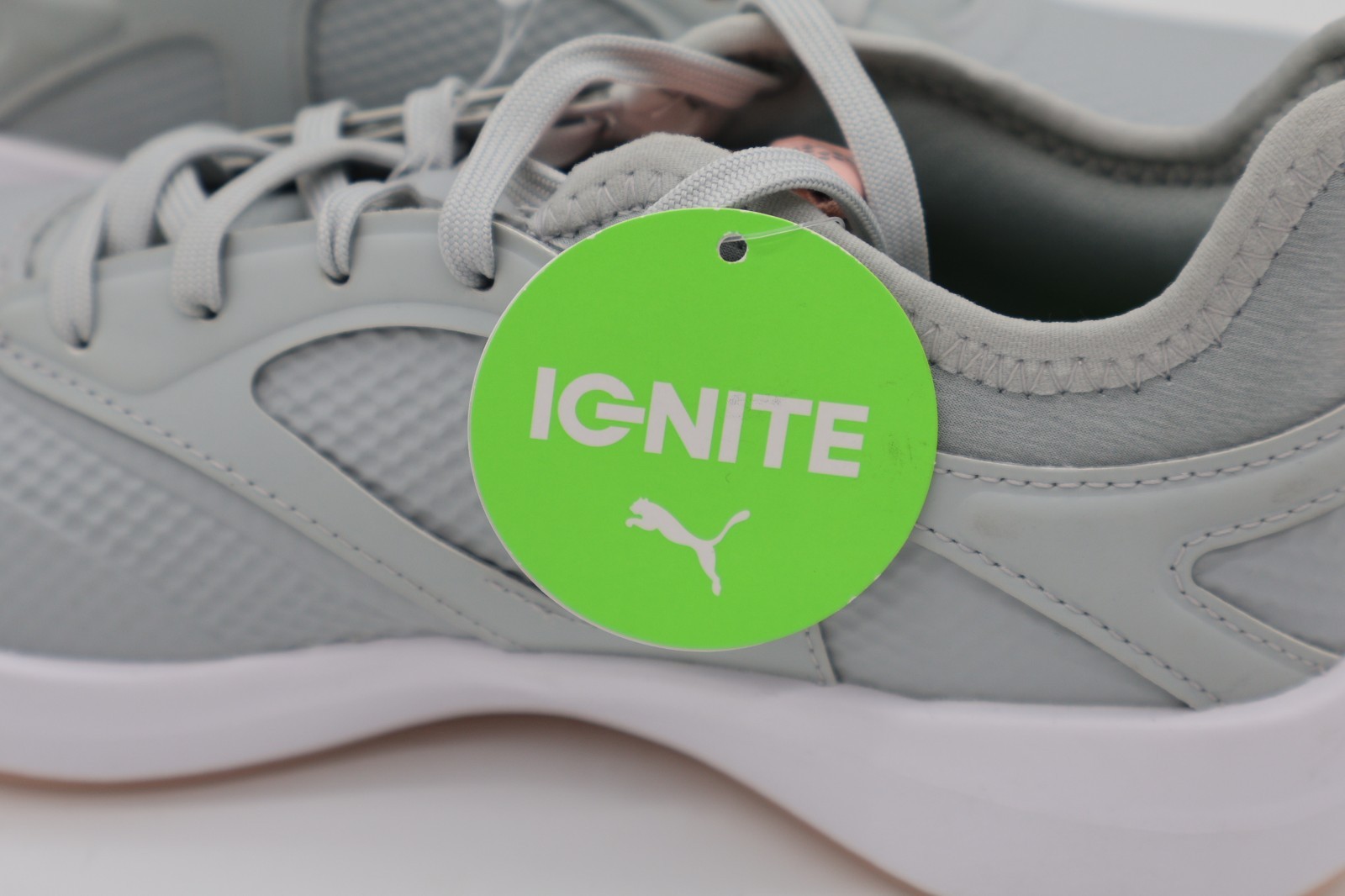 Puma Ignite Malibu Women’s Golf Shoes Size 6 Running Gray White Lace-Up Sneakers
