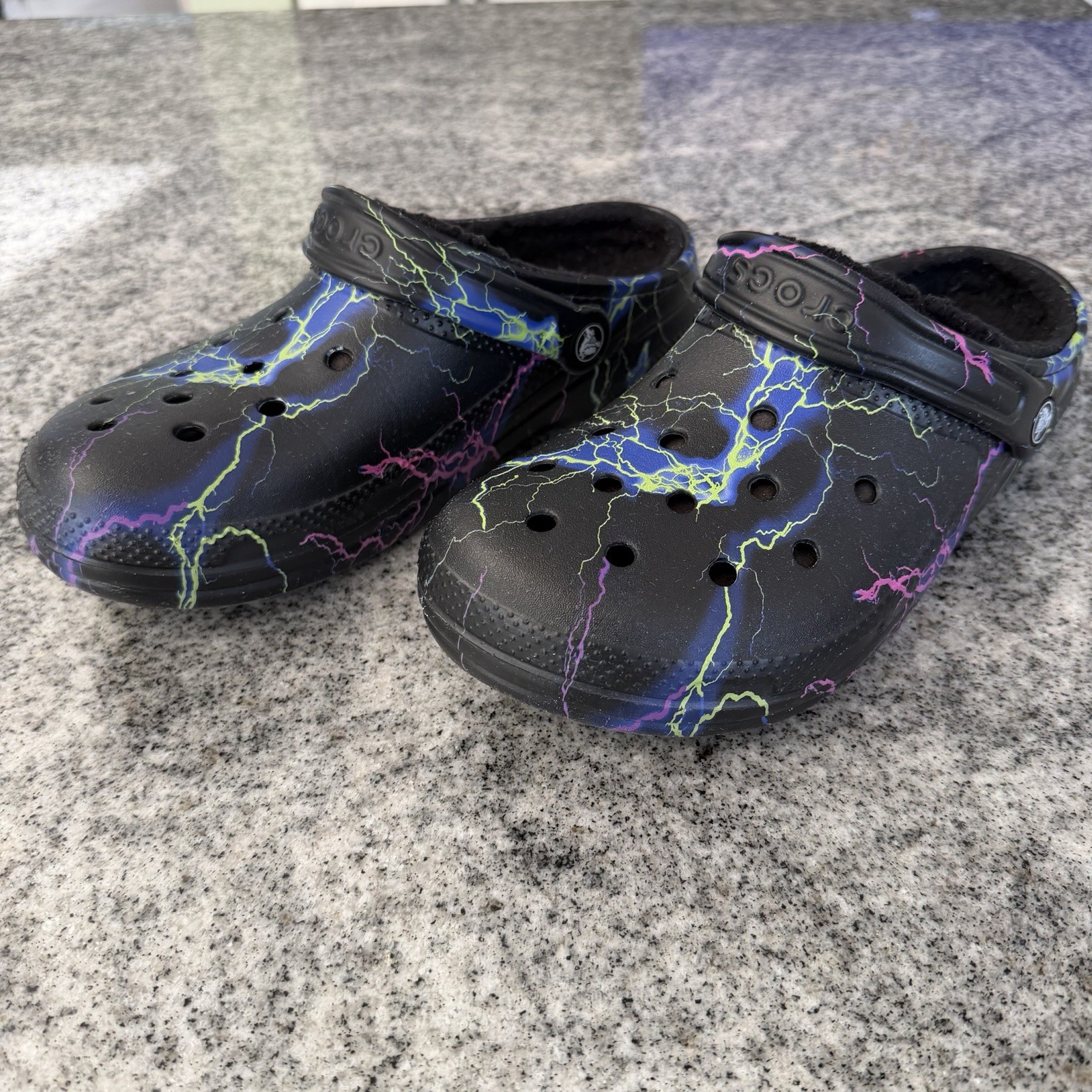 CROCS Classic Lined Clogs Black w Multicolor Lightning Bolts- Men’s 8/Women’s 10