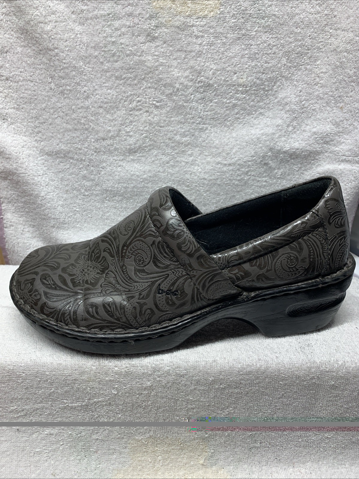 BOC Born Gray & Black Flower Print Clogs Nursing Women’s Size 10 M