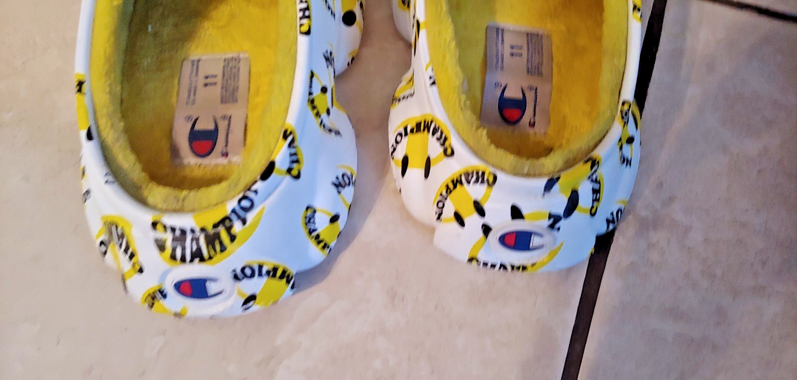 Champion Super Meloso Smile Clog Slippers White /Yellow Size W11, Size 11, Women