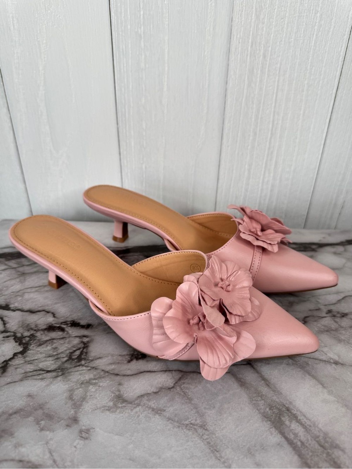 COUTGO WOMENS KITTEN LOW HEELS MULES – Light Pink Size 8.5 EUC