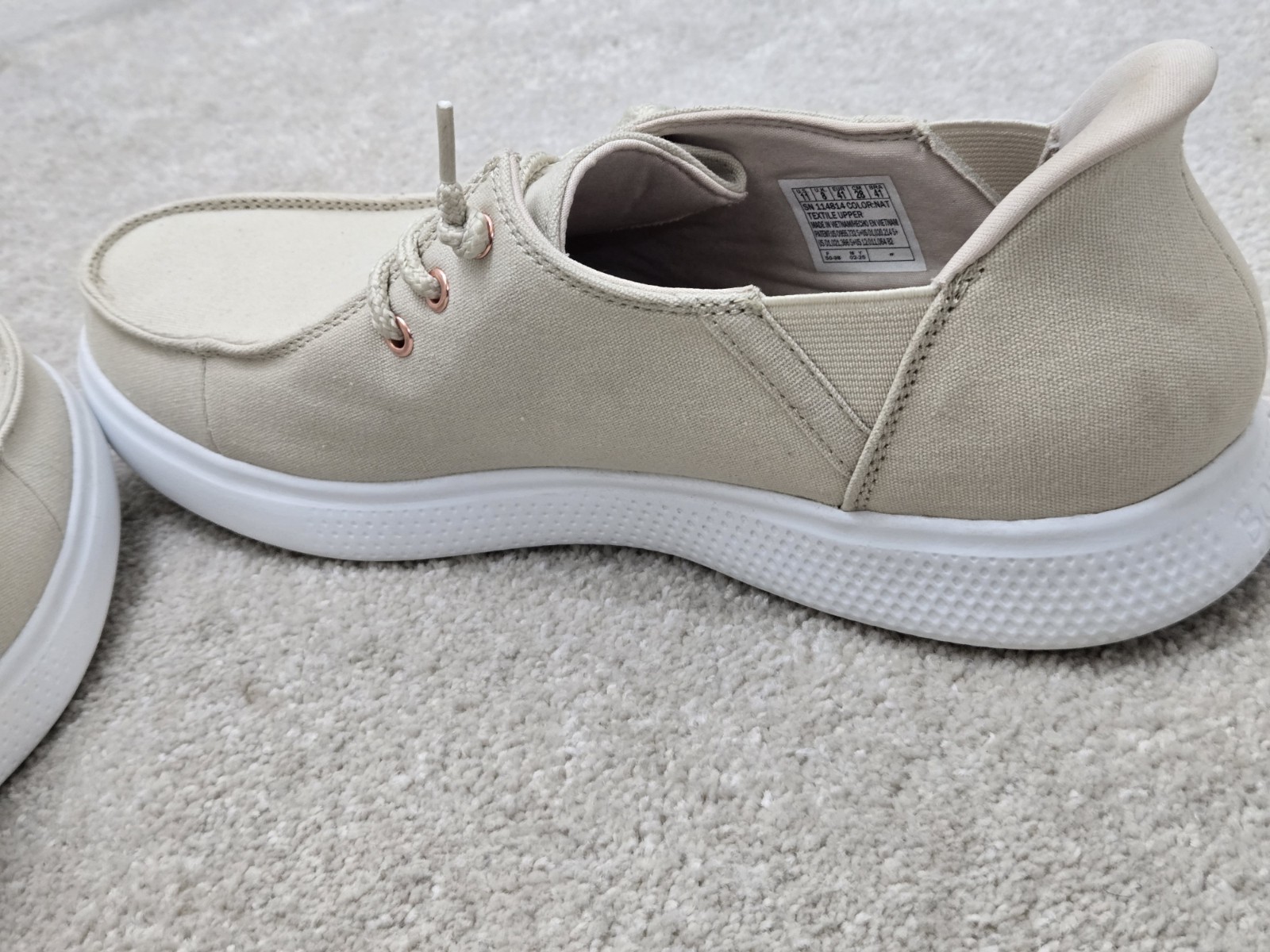 skechers slip ins womens 11 light tan beige BOBS hands free cougar print insoles