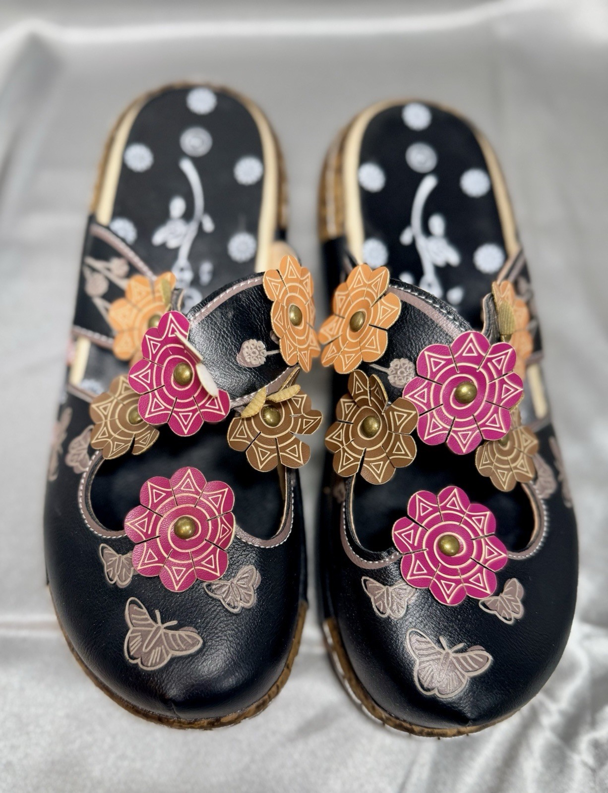 Black Leather Mules w/ Flowers & Butterflies. Excellent Cond. Size 39 (US 7.5)