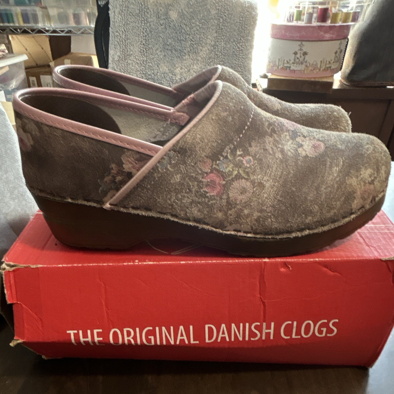 Sanita Original Professional Women’s Floral Leather Slip-On Clogs EU 39 US 8.5