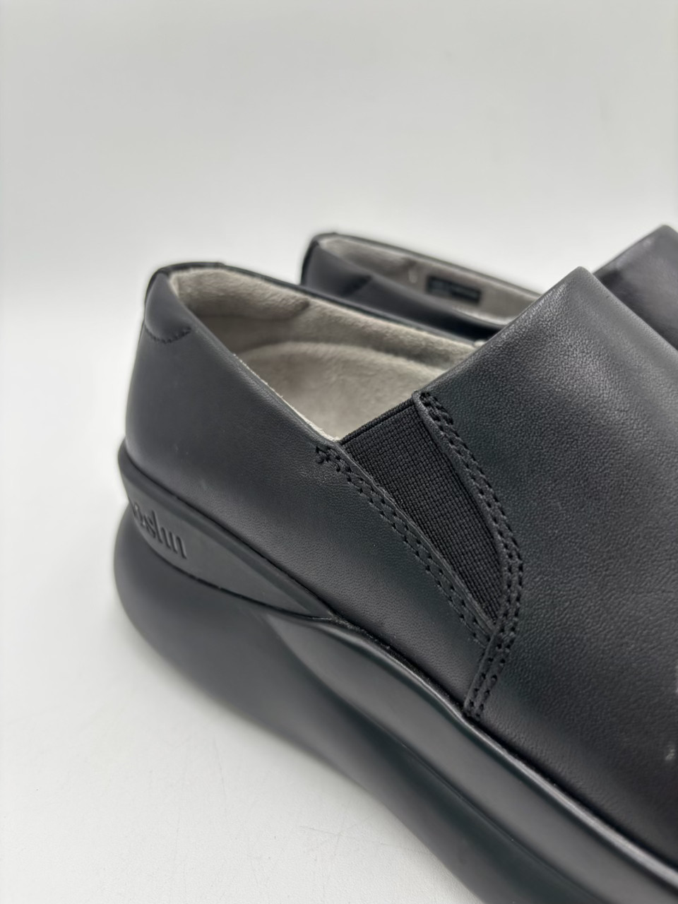 Moshn VERVE FULL GRAIN 07252021 Women’s NEW Slip-On Shoes Black Multiple Sizes