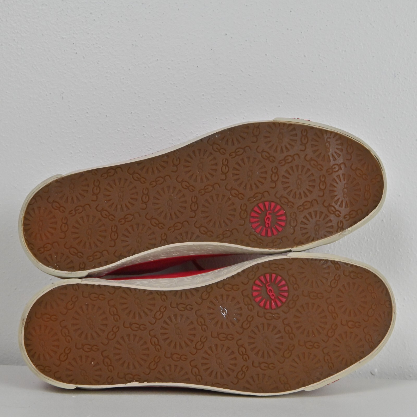 UGG 60s Suede Upper Sheepskin Shearling Lined Comfort Low Top Sneakers US7 UK5.5