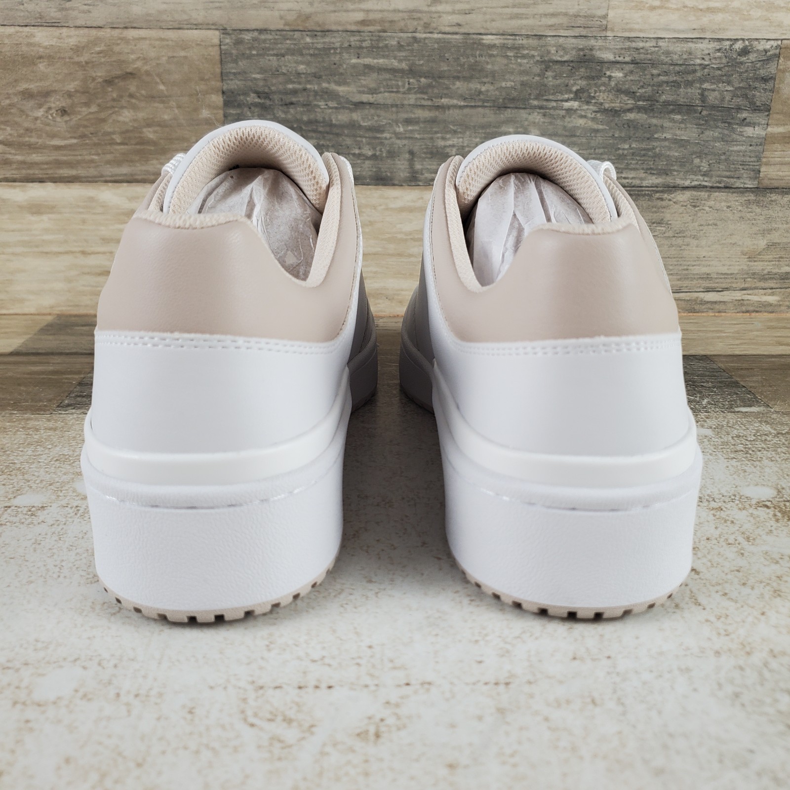 Calvin Klein Aubrie Womens Shoes Sz 8 M White Beige Leather Lace Up Sneakers