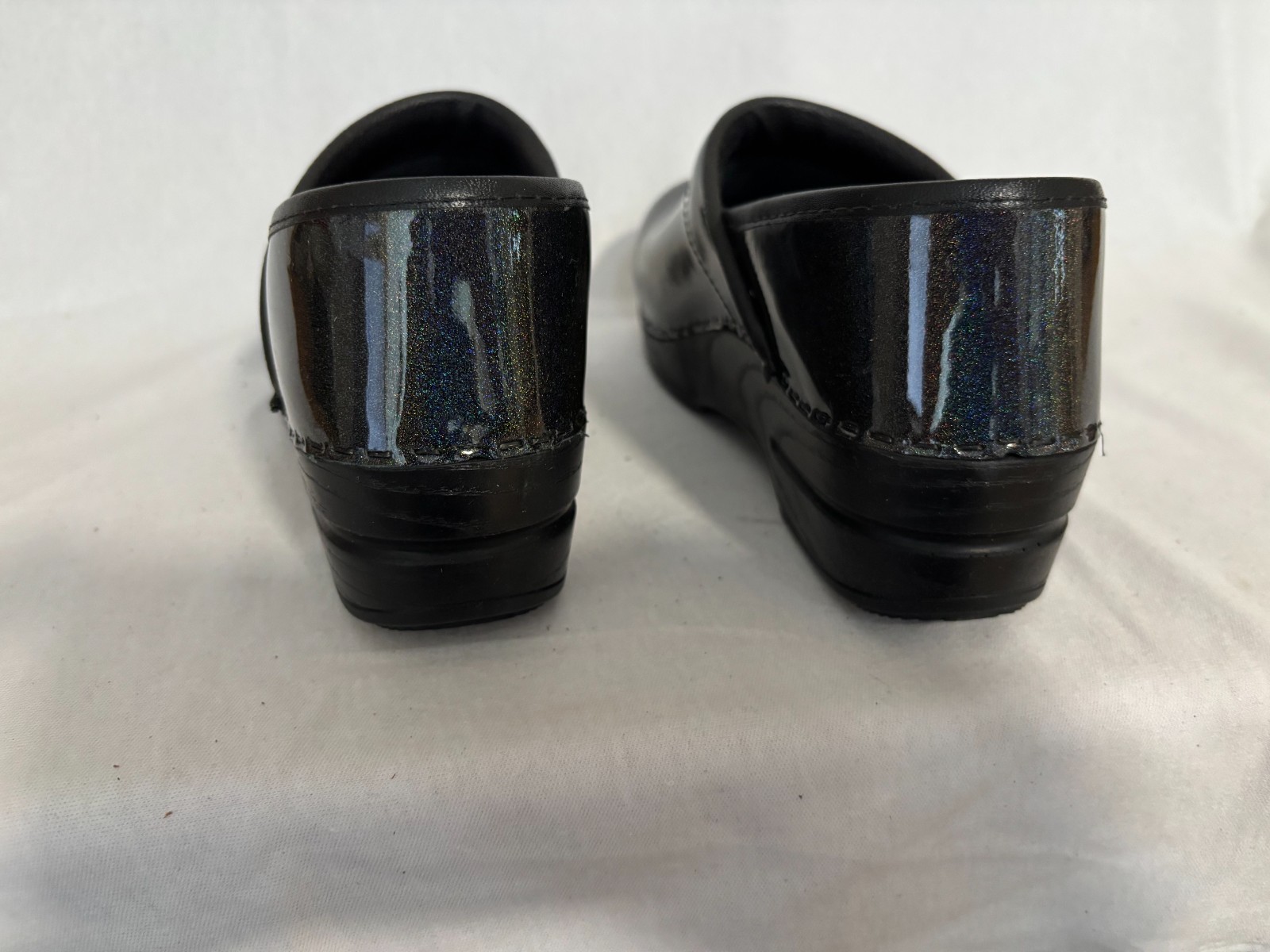 New in box Sanita The Original Danish clogs metalic charcoal size 6