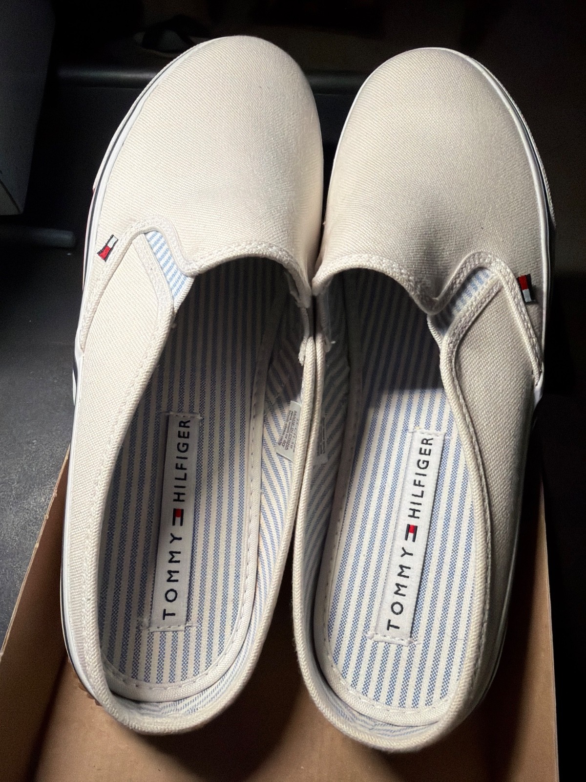 Tommy Hilfiger Canvas slip on in white size 9M without box