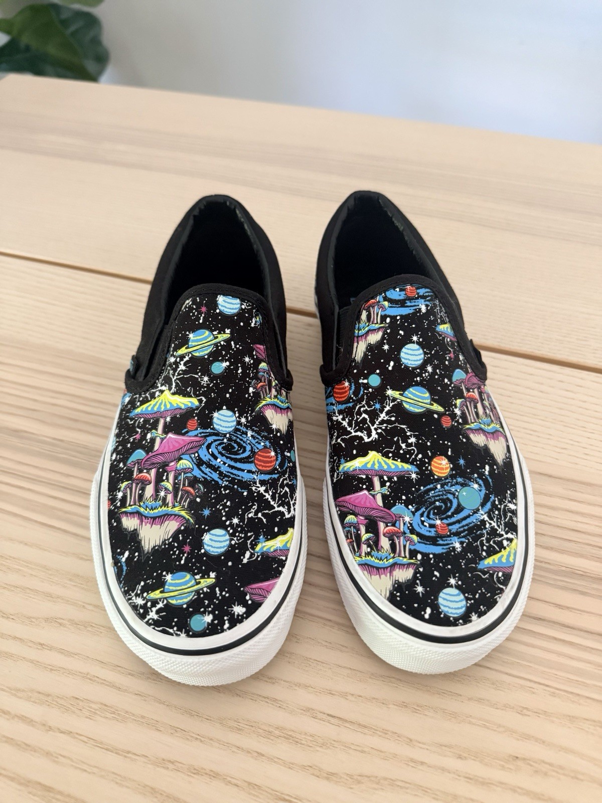 Vans Classic Slip-On Cosmic Glow Space Mushroom Shoes Men’s 5/ Women’s 6.5