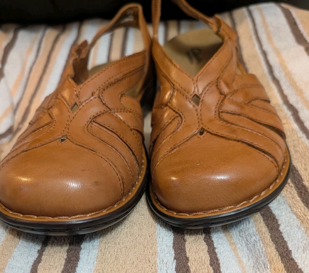 New Clarks Beige Apply Strap Leather Shoes Unstructured 9.5 M