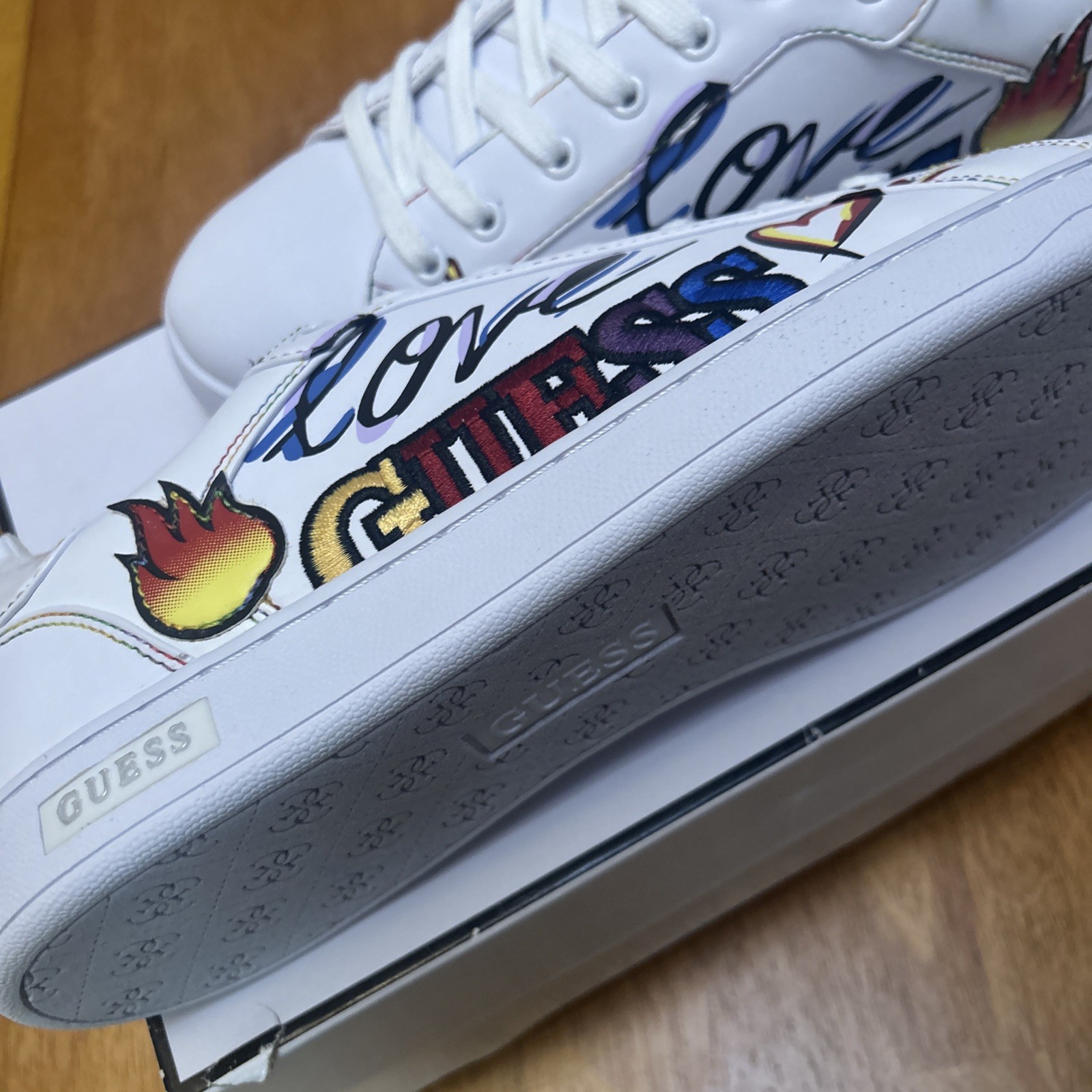GUESS White Multi Color LL Gw CRAYZA 10 M Women’s