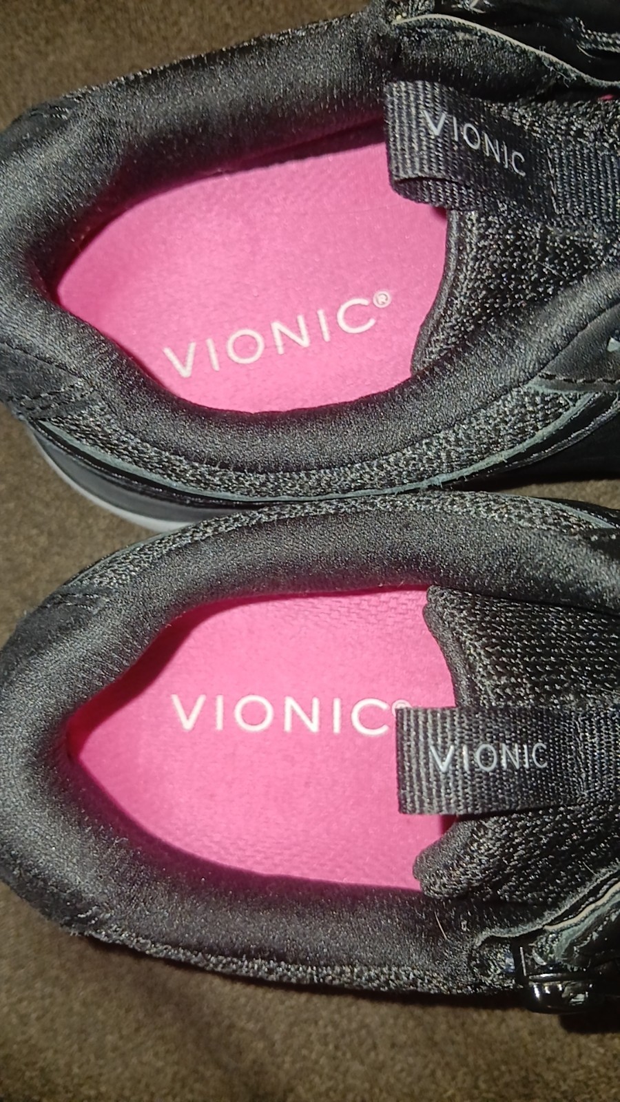 vionic women sneakers (Basically brand new very little wear.)