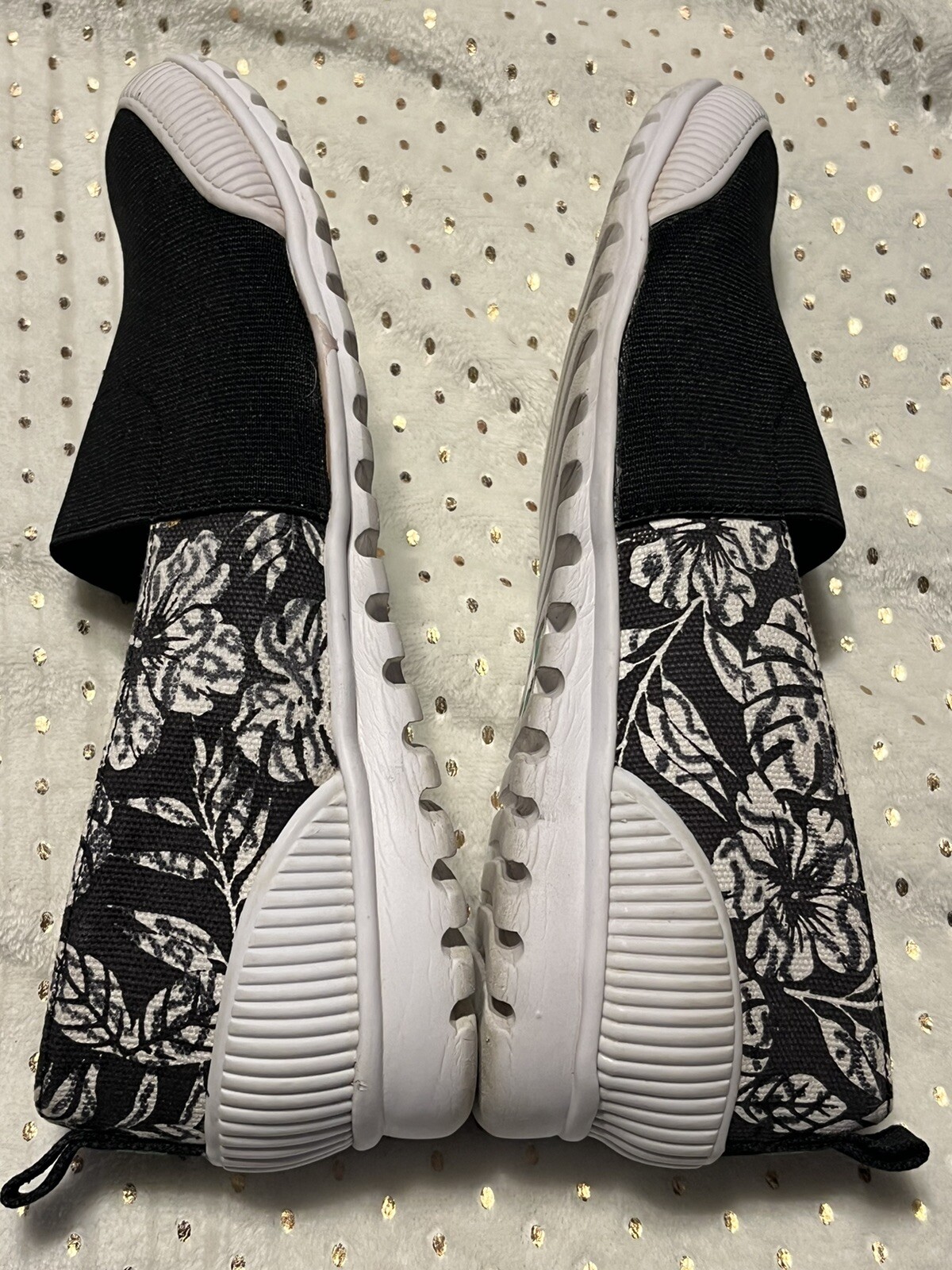Cougar Sparkle SlipOn Shoe Comfort Black White Floral Casual Sneaker Women Sz 8M