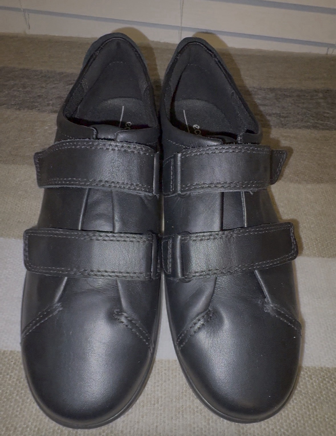 ECCO Double Strap Shoe Sneakers Women’s Size 8-8.5 / 39