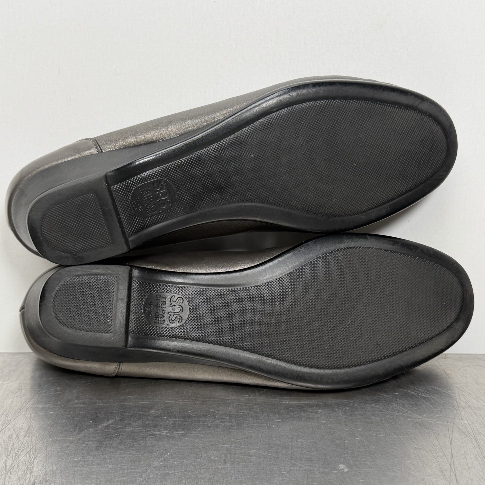 SAS Easier Comfort Shoes Womens Size 10 N – Wedge Dress Loafer, Silver Moccs USA