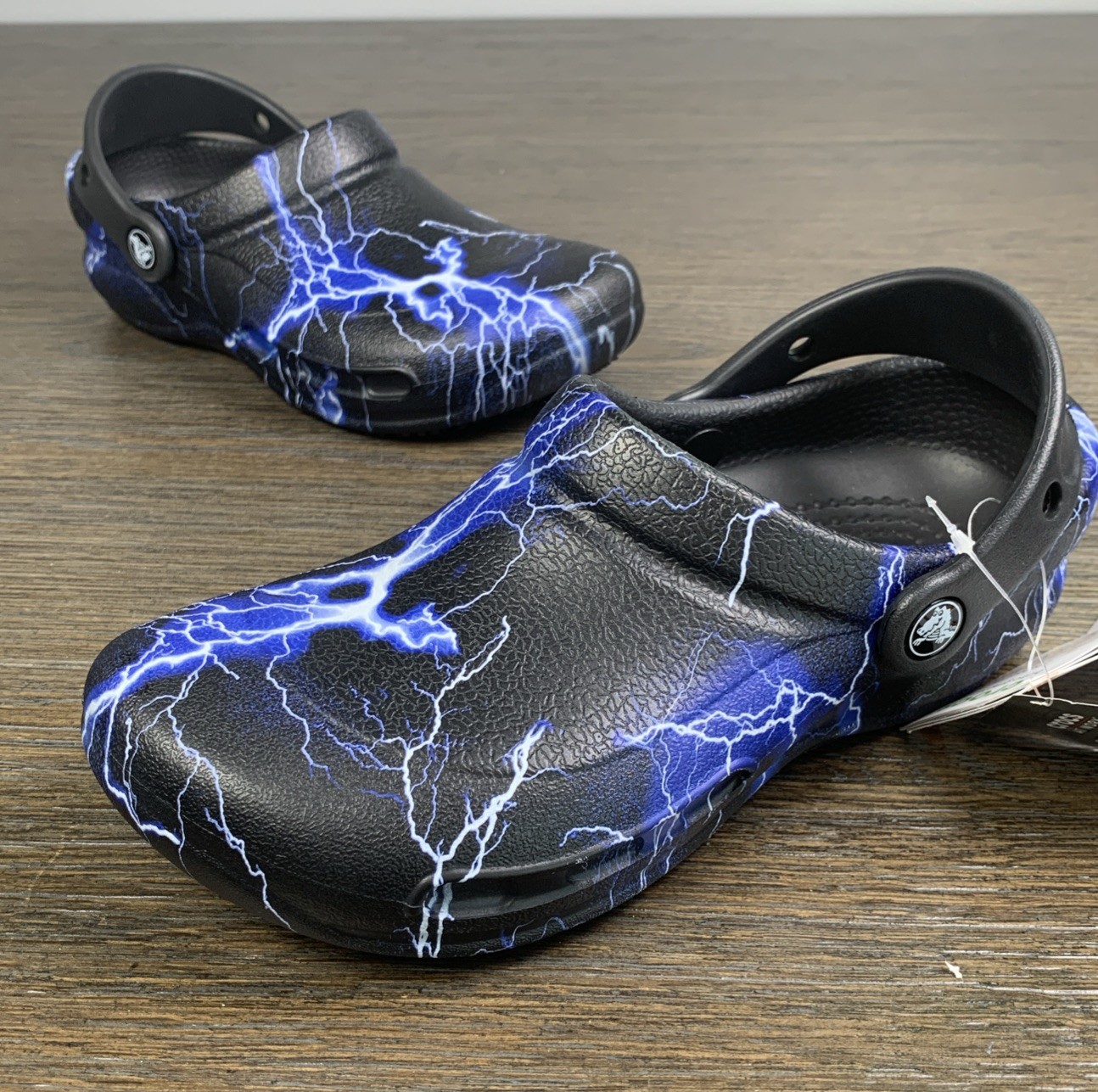 Crocs Bistro Graphic Black Lightning Bolt Graphic Slip Resistant Clogs Sz M4 W6