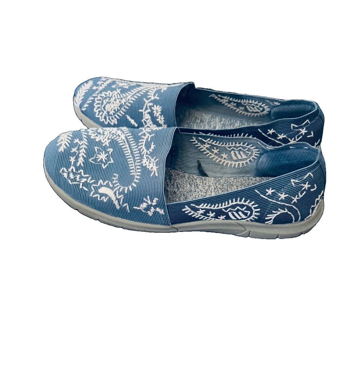 YUU Blue White Embroidered Shoes Slip-On Comfort Stretch Flats Size 11