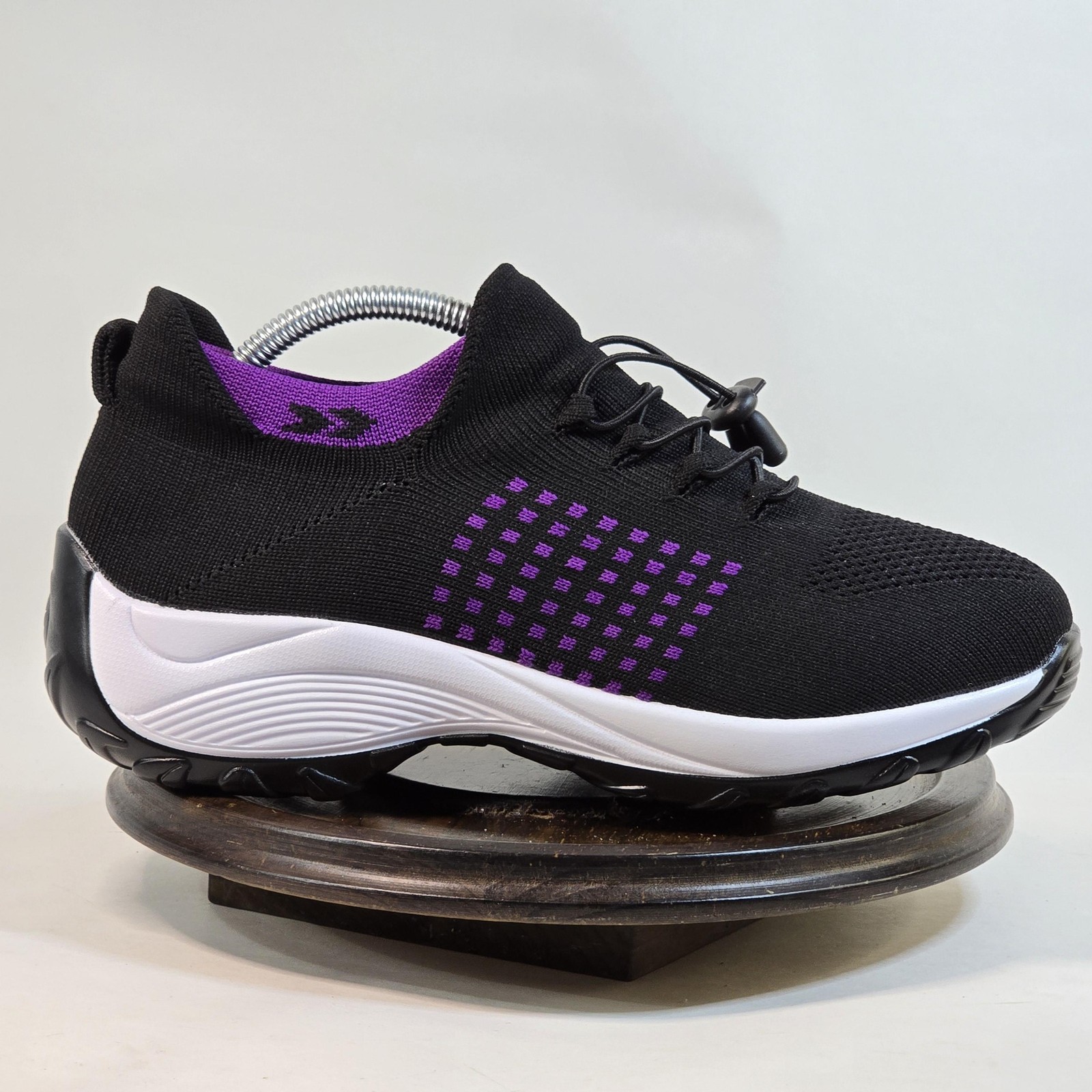 ComfortWear Shoes Womens Size 8 Slip On Lightweight Walking Sneakers