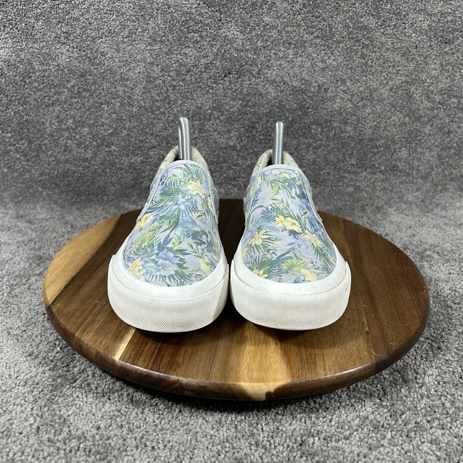 Tommy Bahama Ferris Women’s Sz 9.5 Light Blue Floral Tropical Slip On Shoes Used