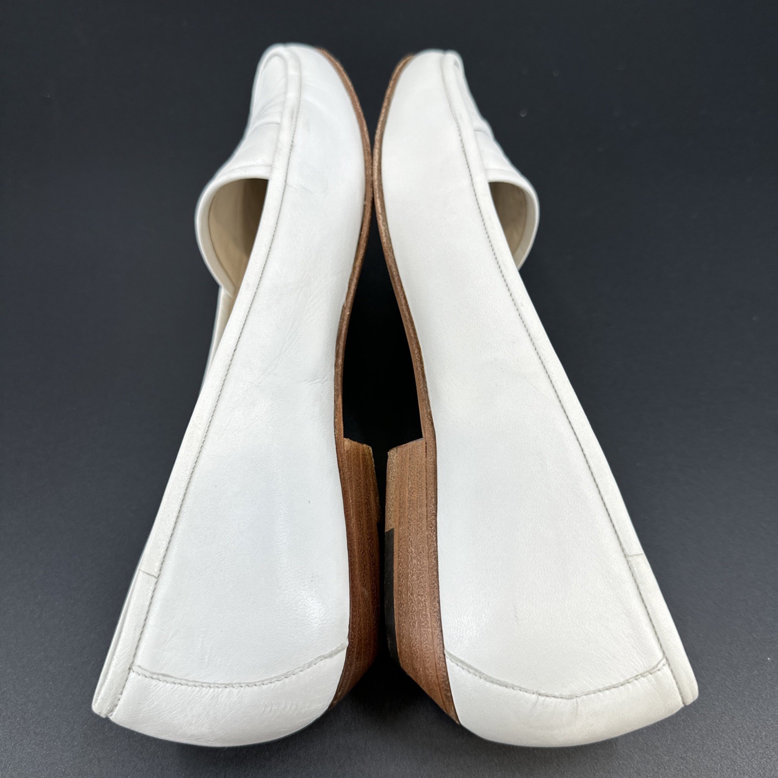 BALLY Womens White Leather Court Shoes Sz 8 Elegant Low Heel Comfortable Classic