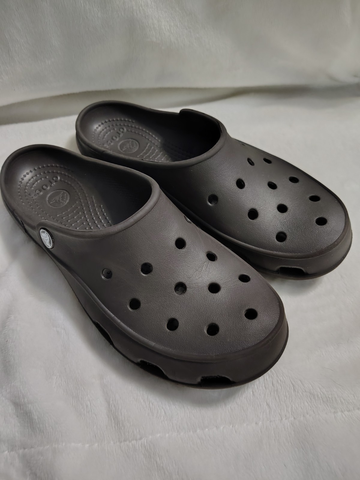 Crocs Women’s Classic Grey Clogs, Size 9, Women for Outdoor Activewear
