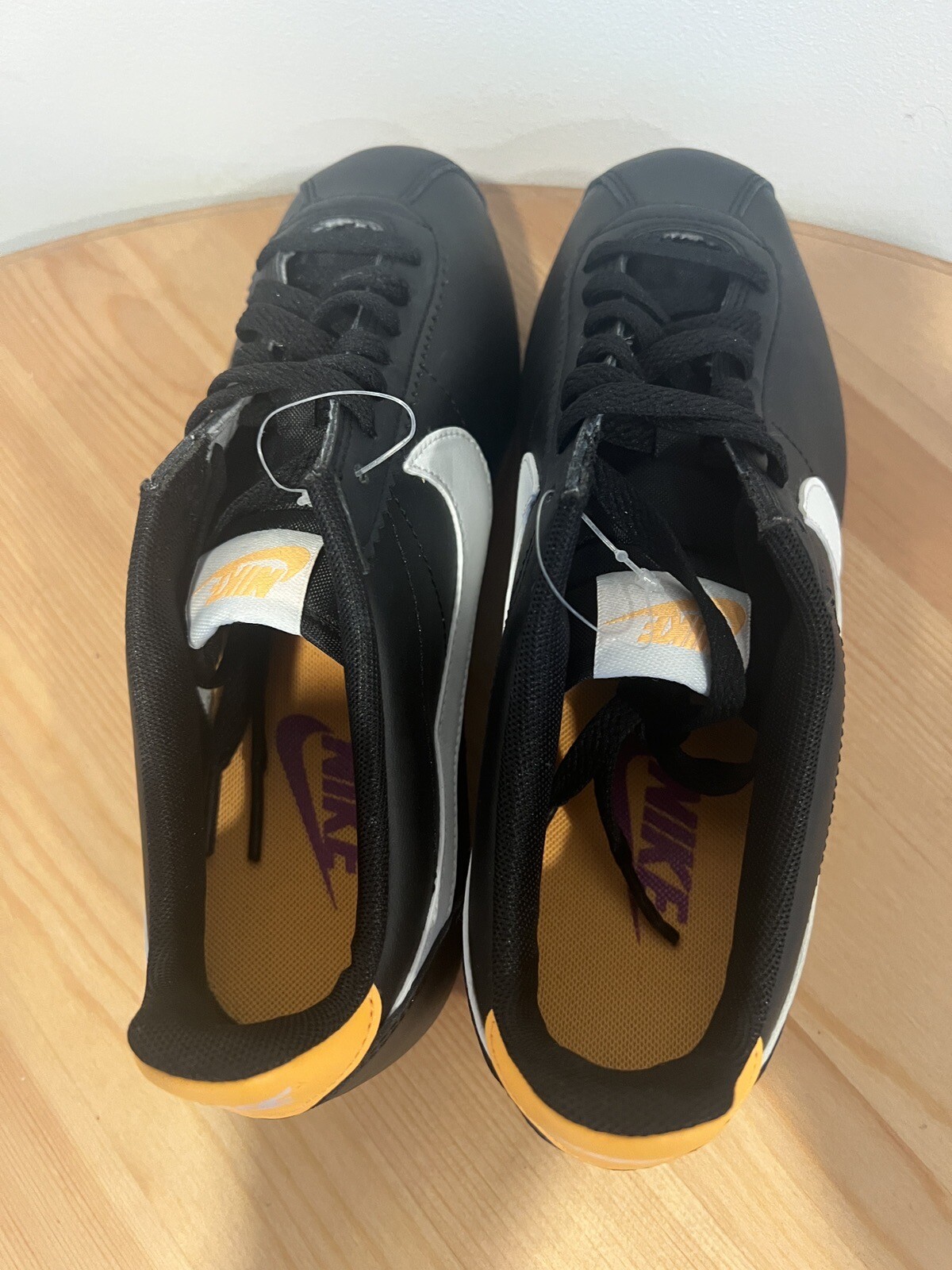 Nike Classic Cortez 15 – Women’s 7 – Black Laser Orange – NEW