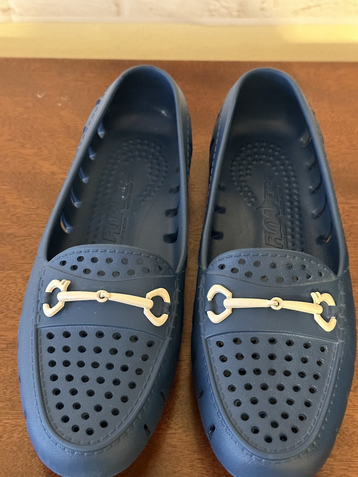 Floafers Women’s Tycoon Bit Driver Water Loafer Shoe Navy Blue White Size 7